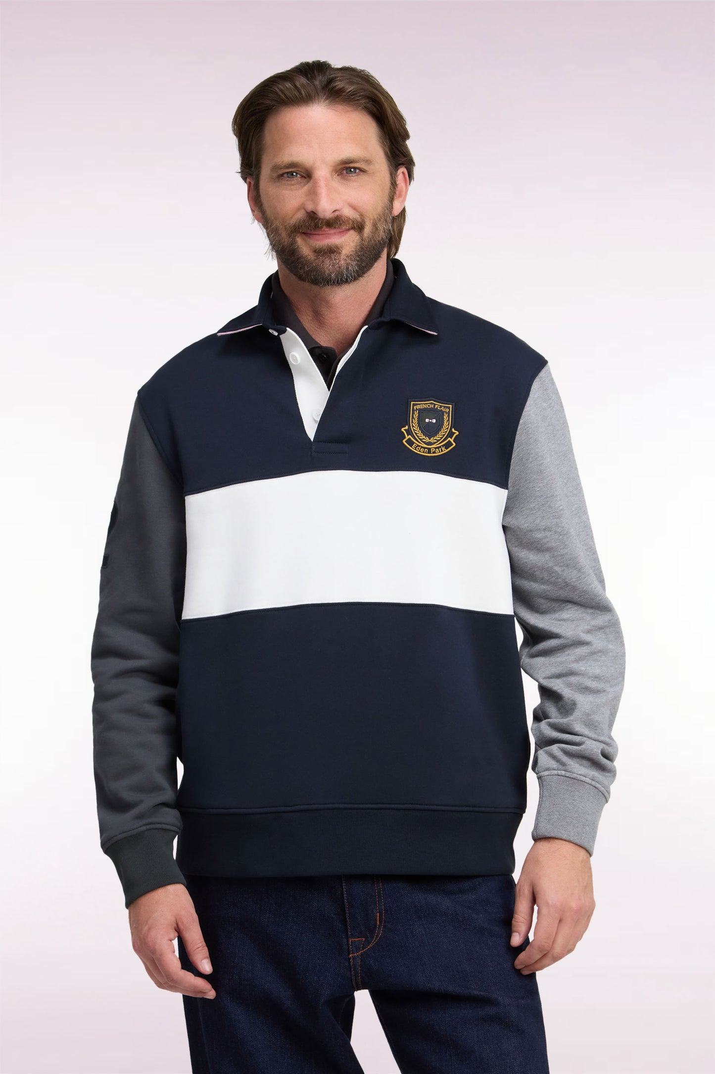 Sweatshirt en coton à découpes marine écusson brodé