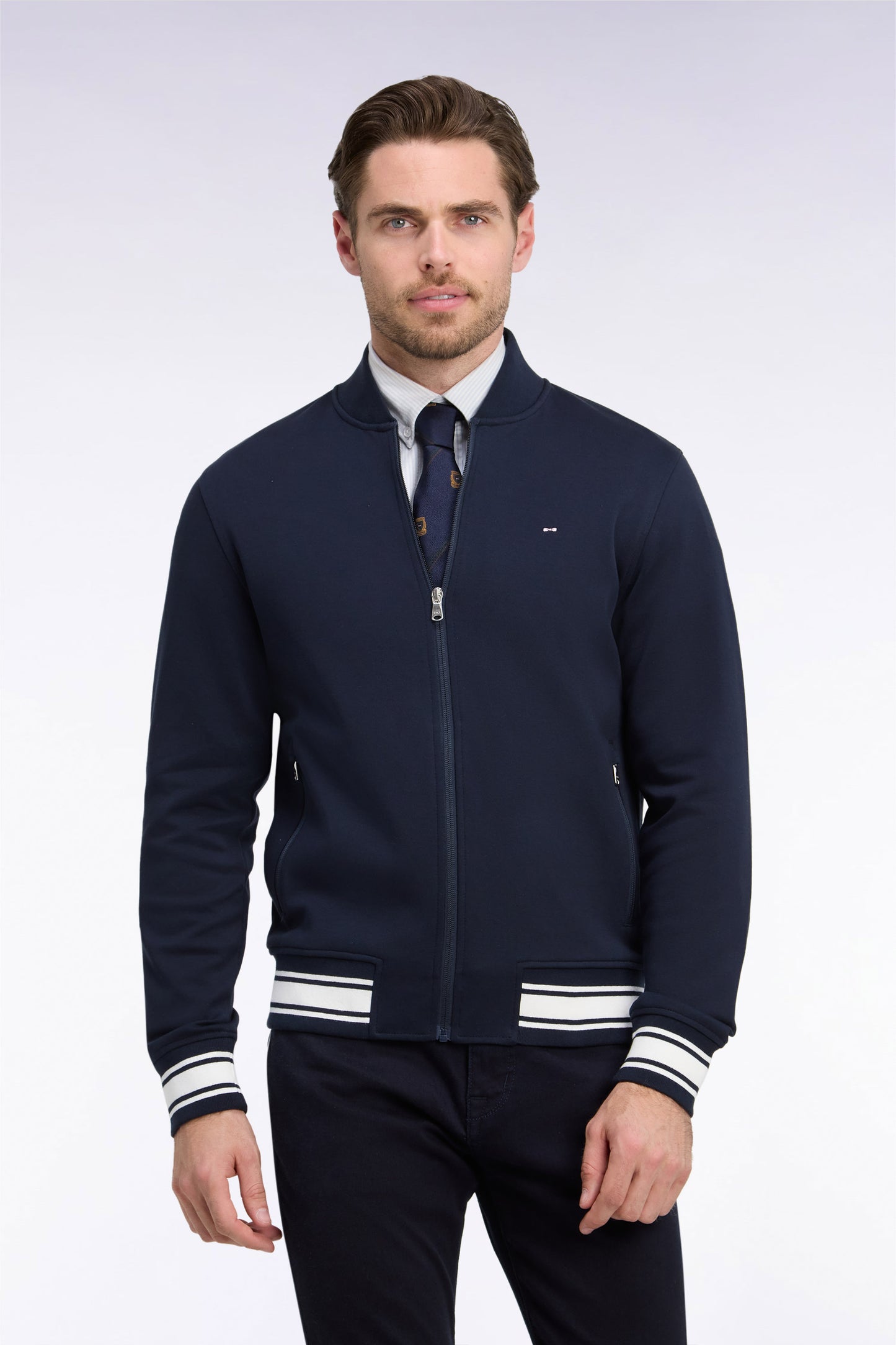 Sweatshirt zippé en interlock marine à bords-côtes Teddy coupe droite
