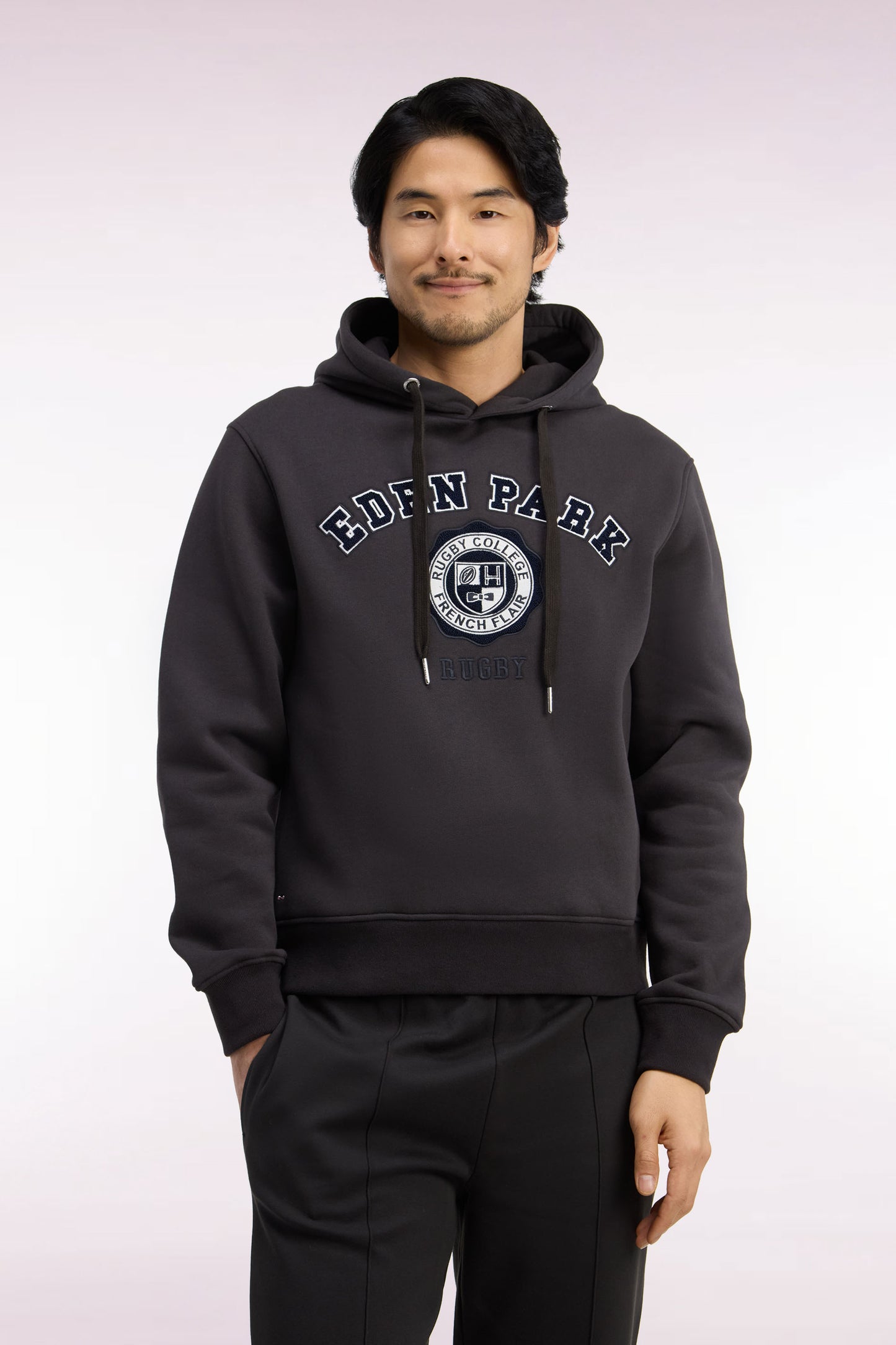 Sweatshirt à capuche en molleton marron broderie héritage rugby coupe droite