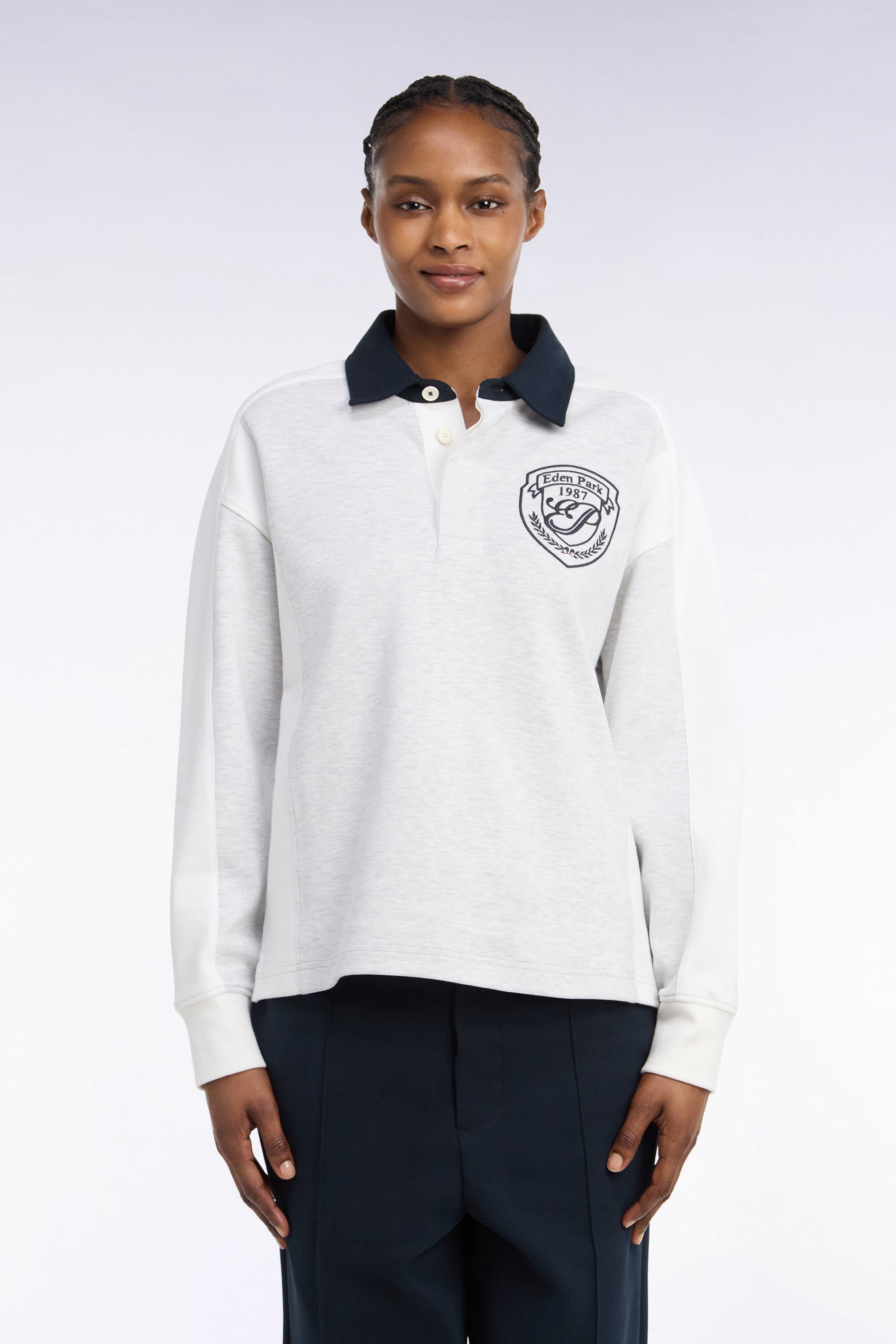 Sweatshirt unisexe à col maillot en interlock gris et découpes contrastées coupe loose
