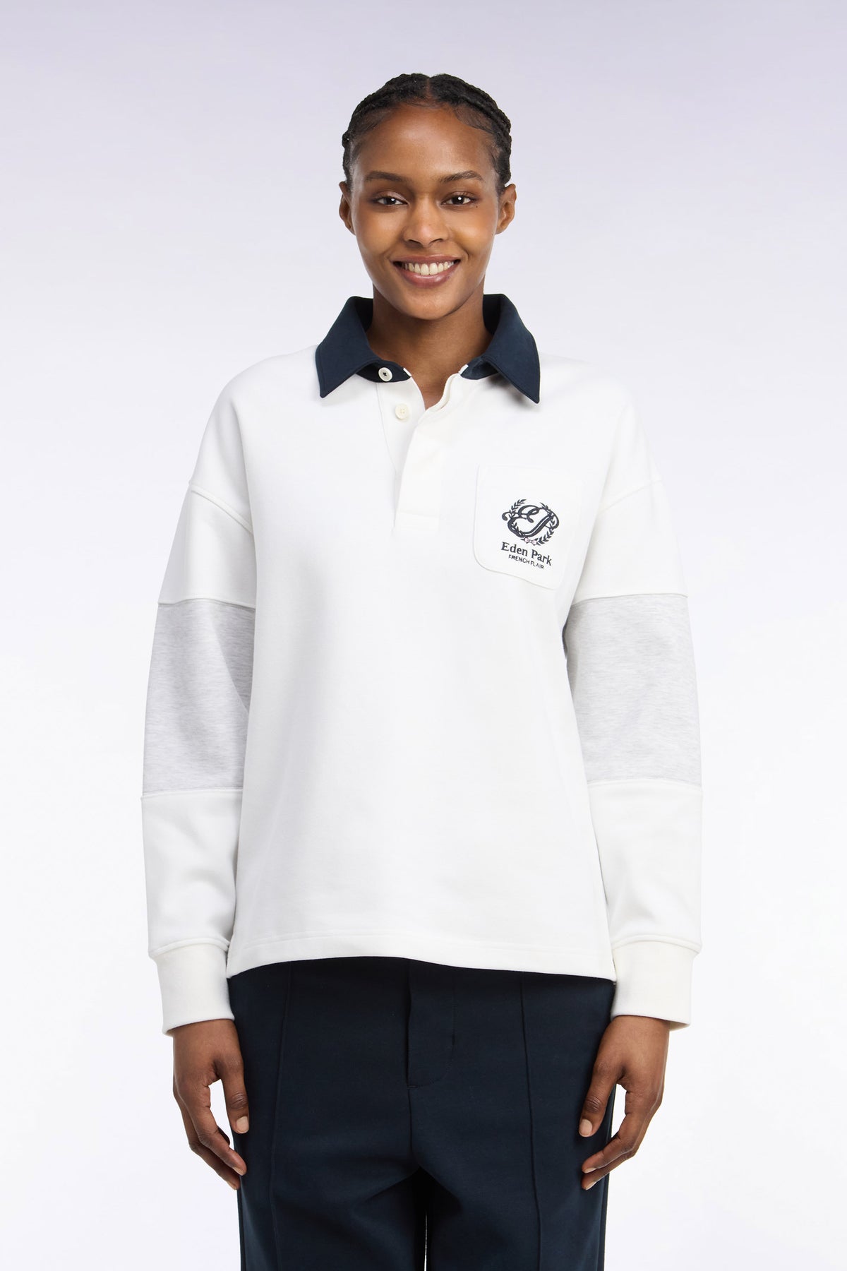 Sweatshirt unisexe à col maillot en interlock écru broderies héritage coupe loose
