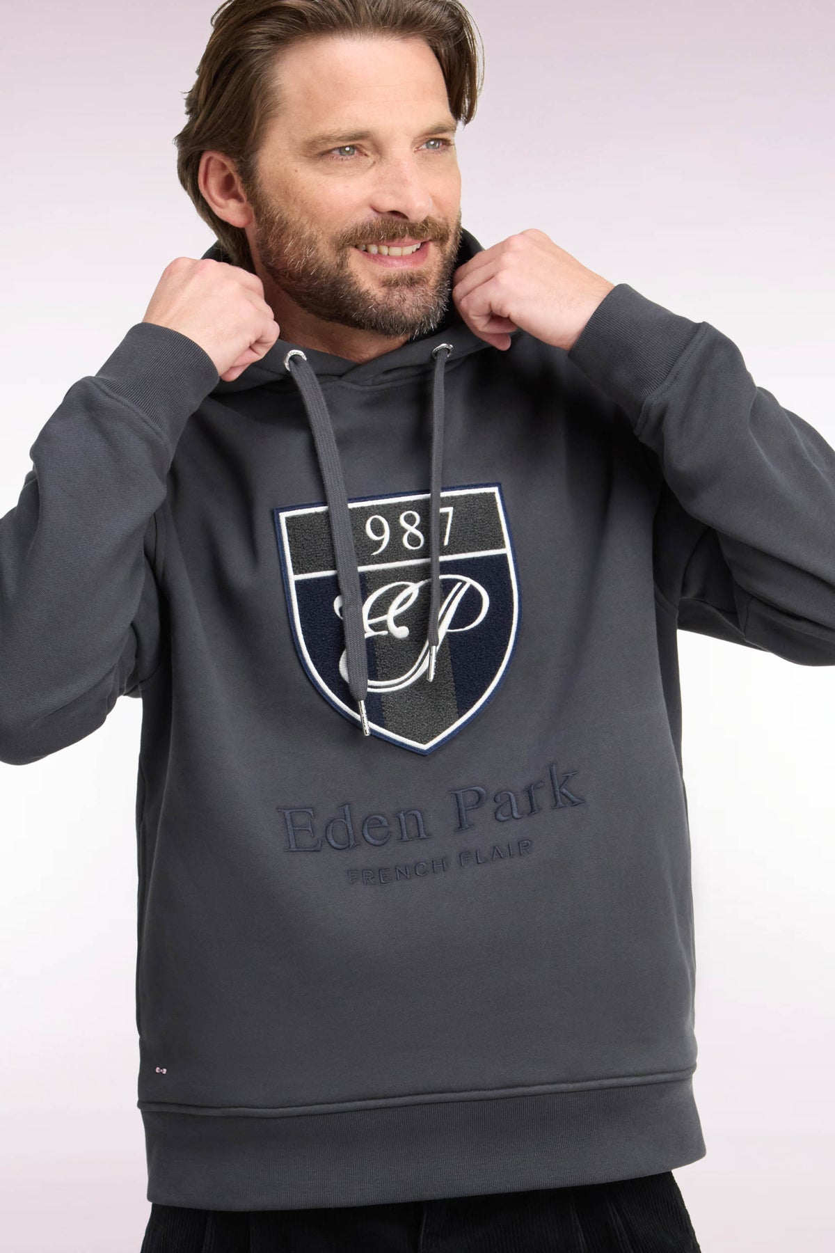 Sweatshirt à capuche en molleton coton kaki broderie héritage coupe droite