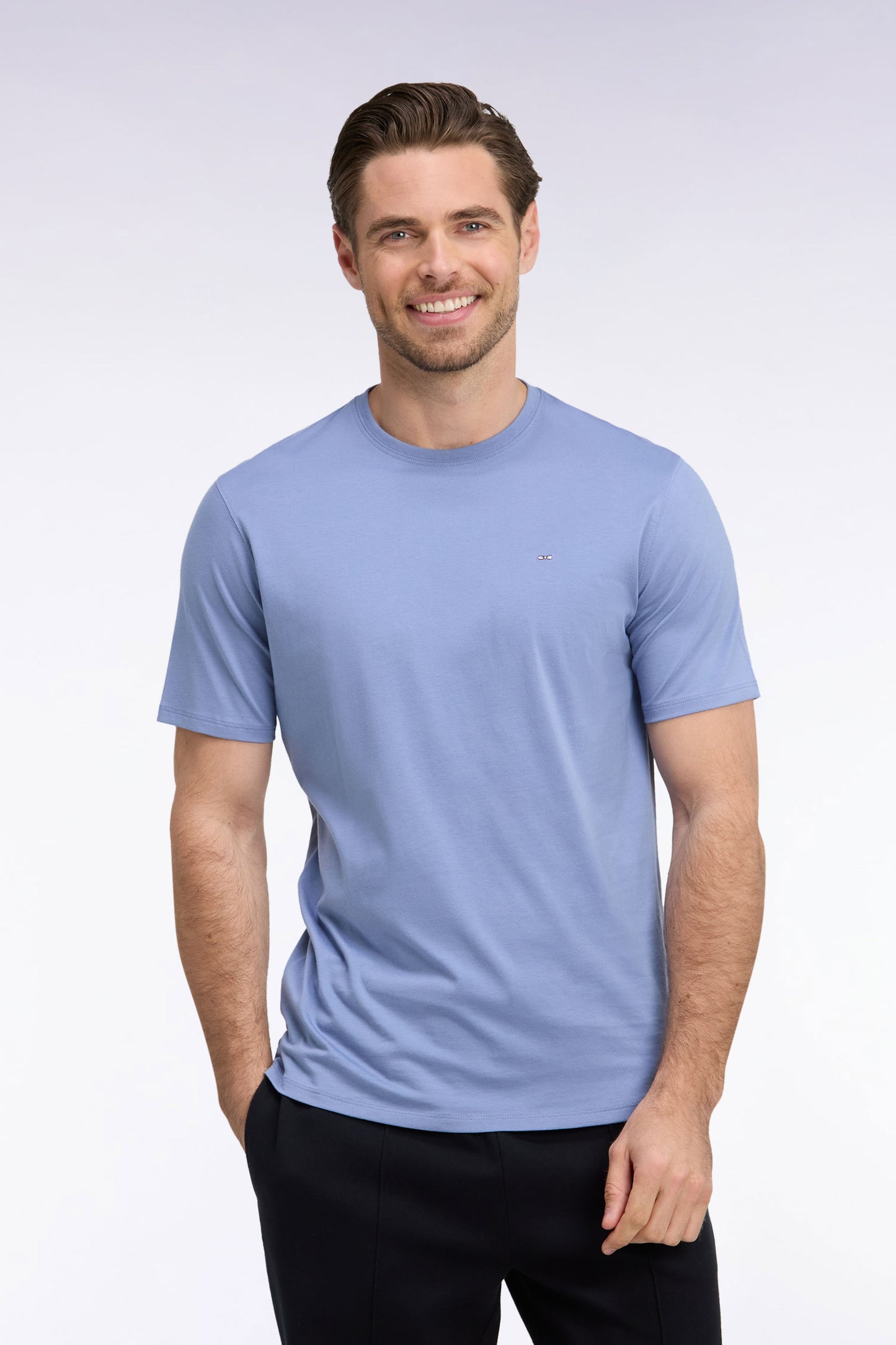 T-shirt manches courtes col rond en coton bleu coupe droite
