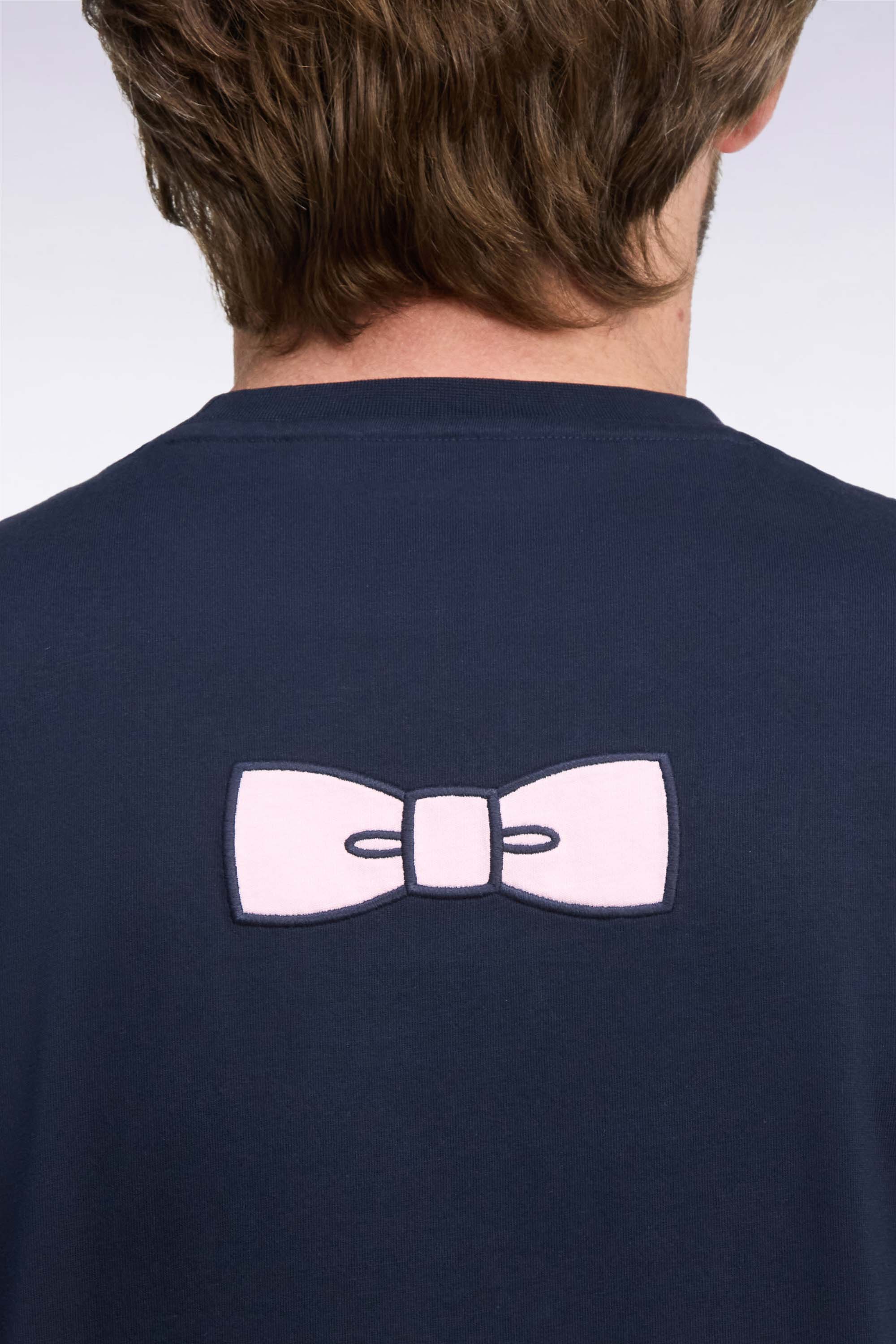 T-shirt manches courtes en coton marine coupe droite nœud papillon