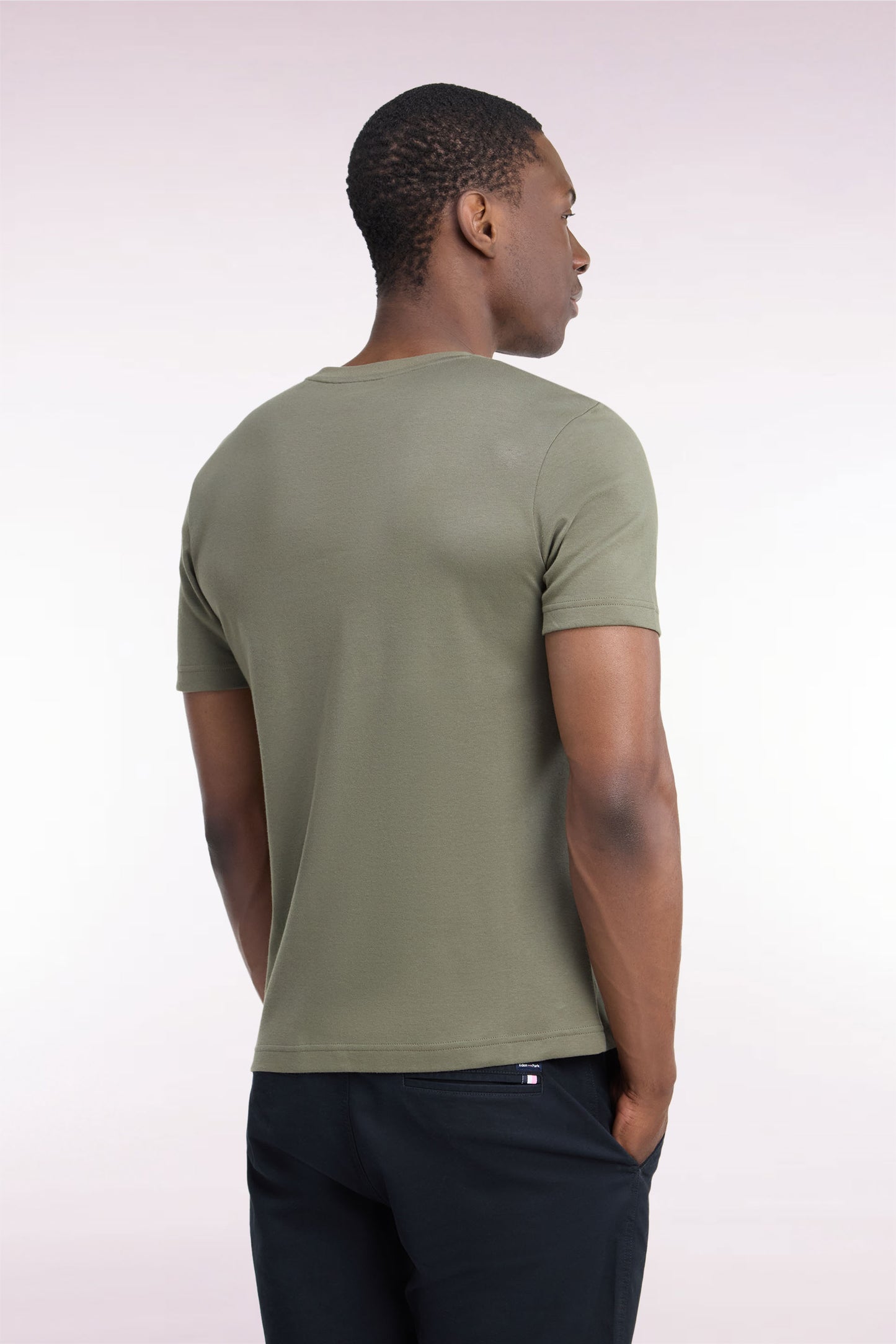 T-shirt manches courtes en coton vert olive coupe droite