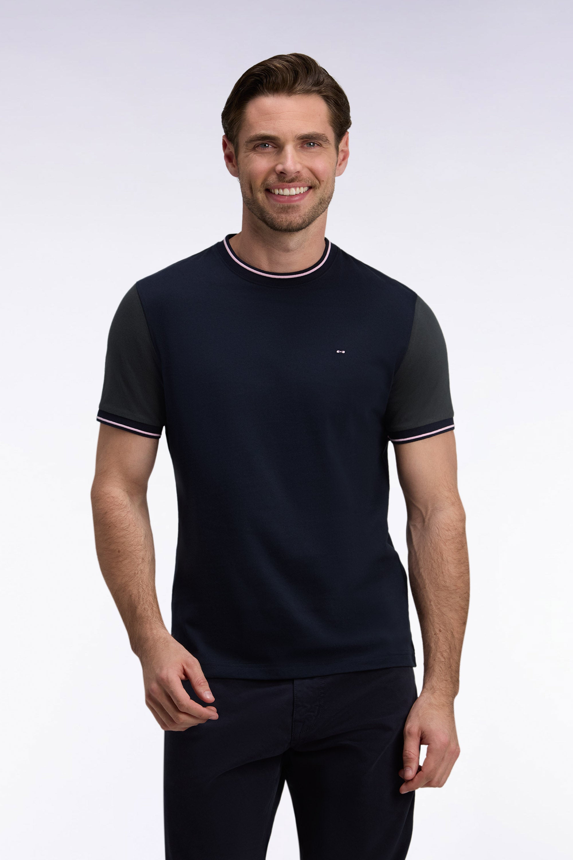 T-Shirt kurze Ärmel Marineblau mit manches Braun gerade Passform