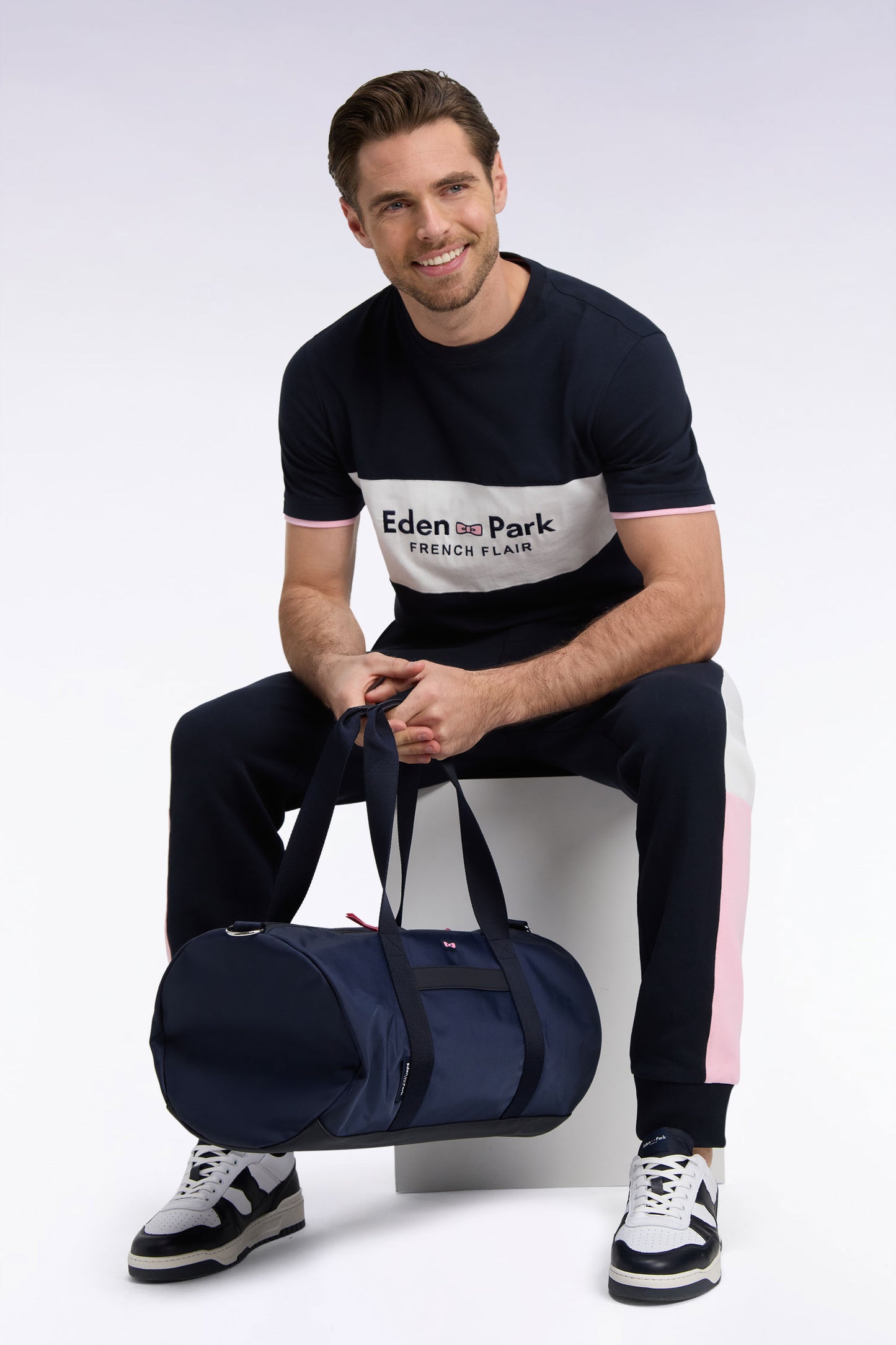 T-shirt manches courtes bicolore à découpe écrue brodé coupe droite
