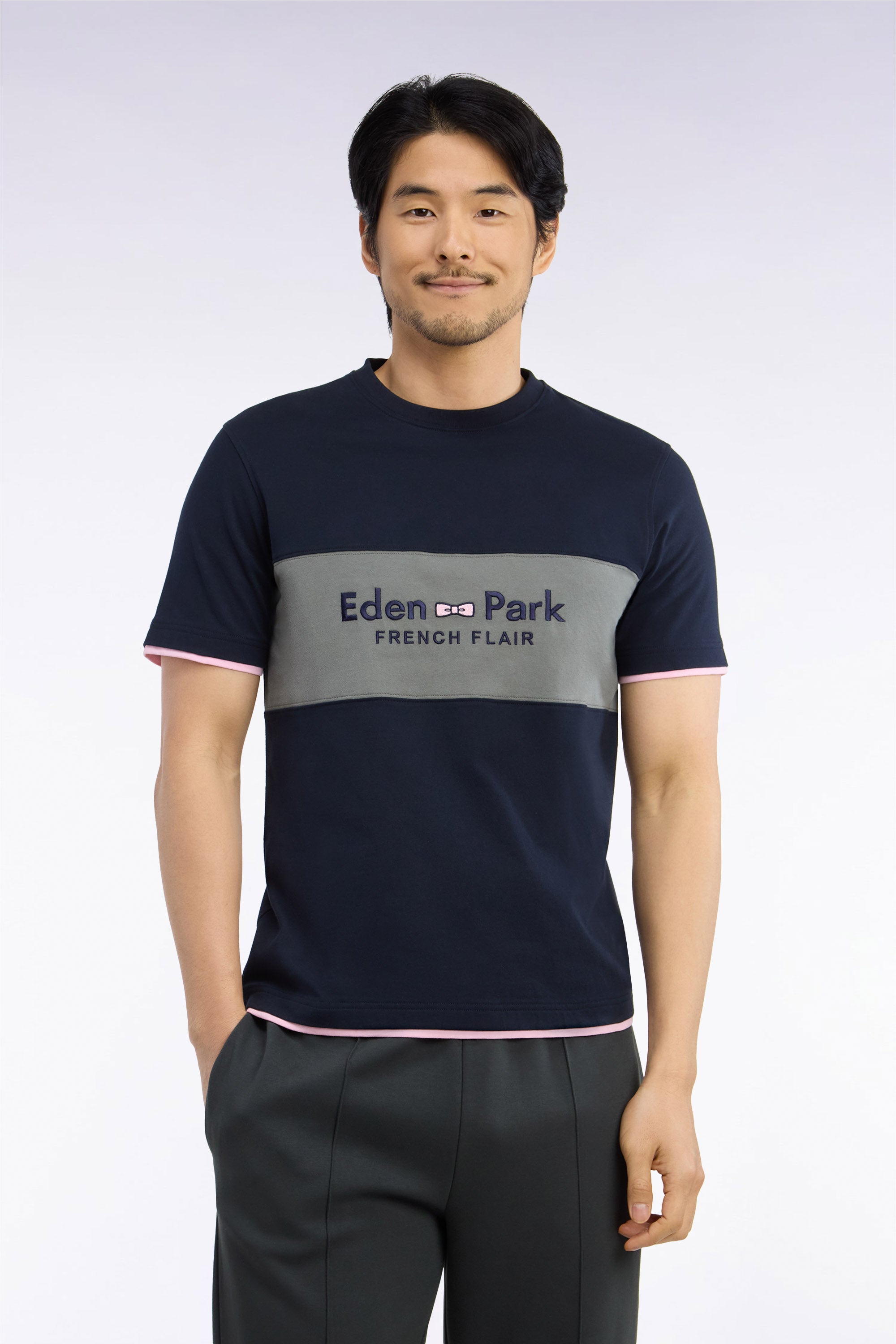 T-shirt manches courtes bicolore à découpe kaki brodé coupe droite