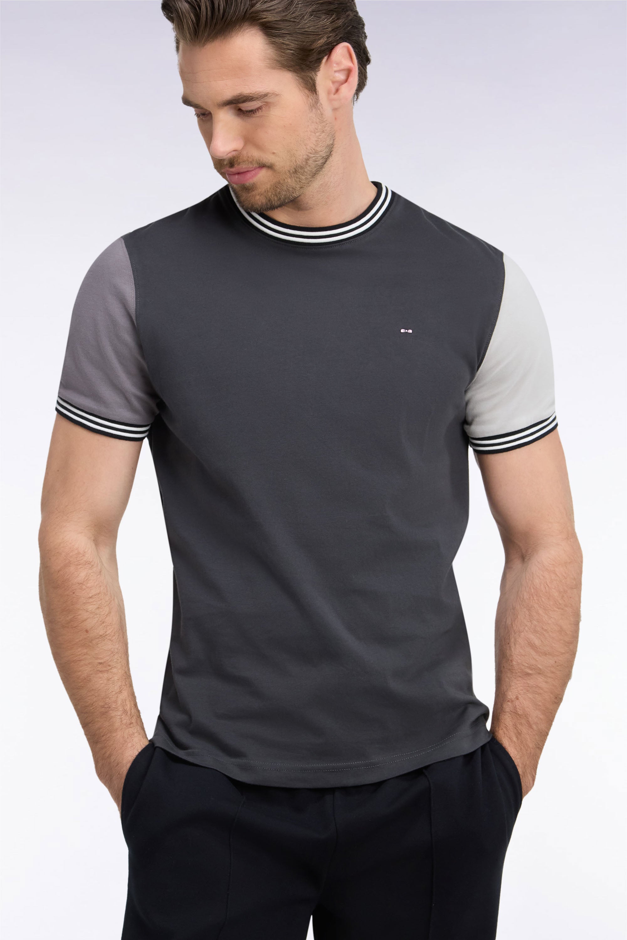 T-shirt à manches courtes bicolore gris coupe droite