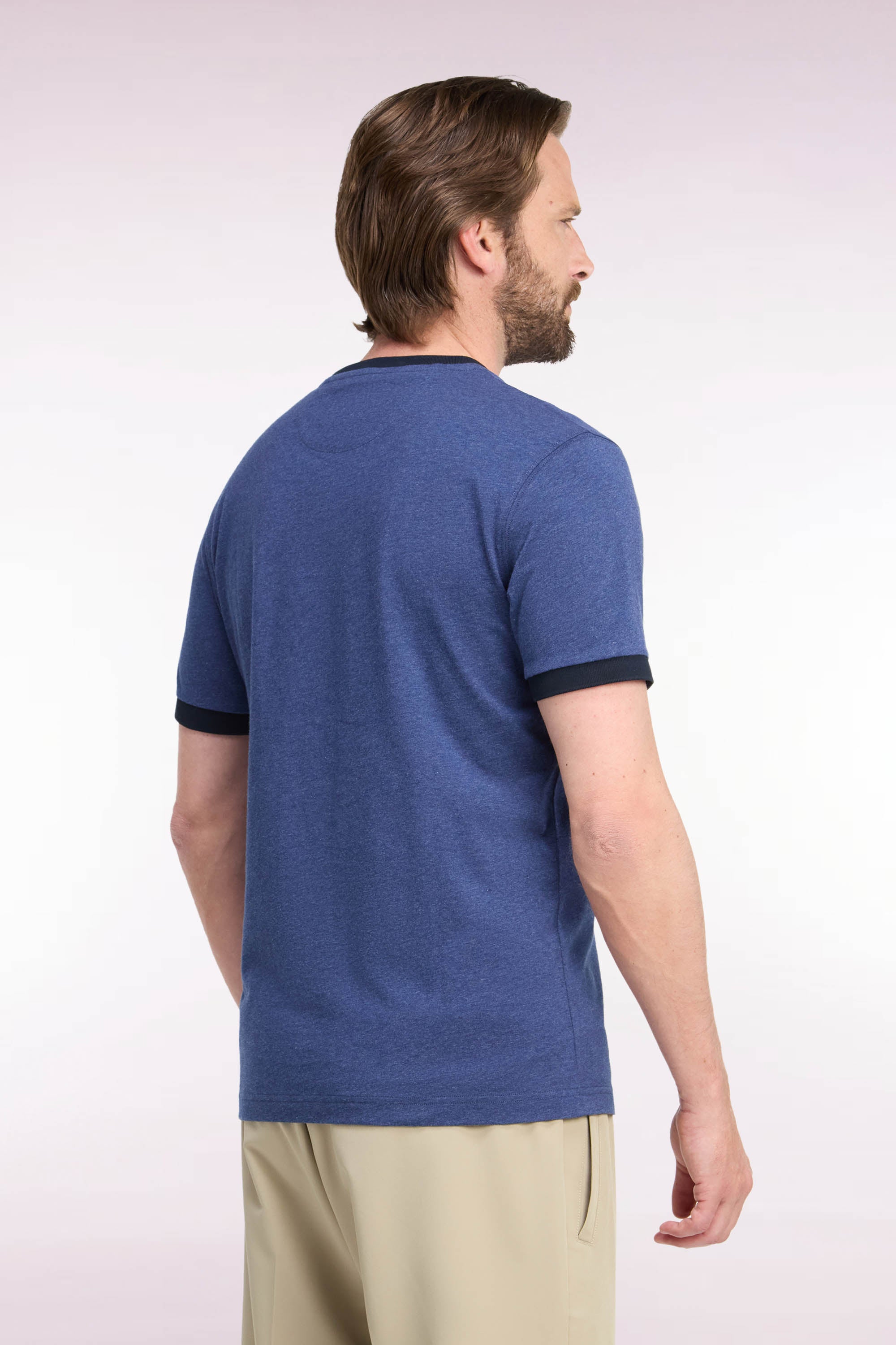 T-shirt manches courtes en coton bleu bords-côtes marine coupe droite