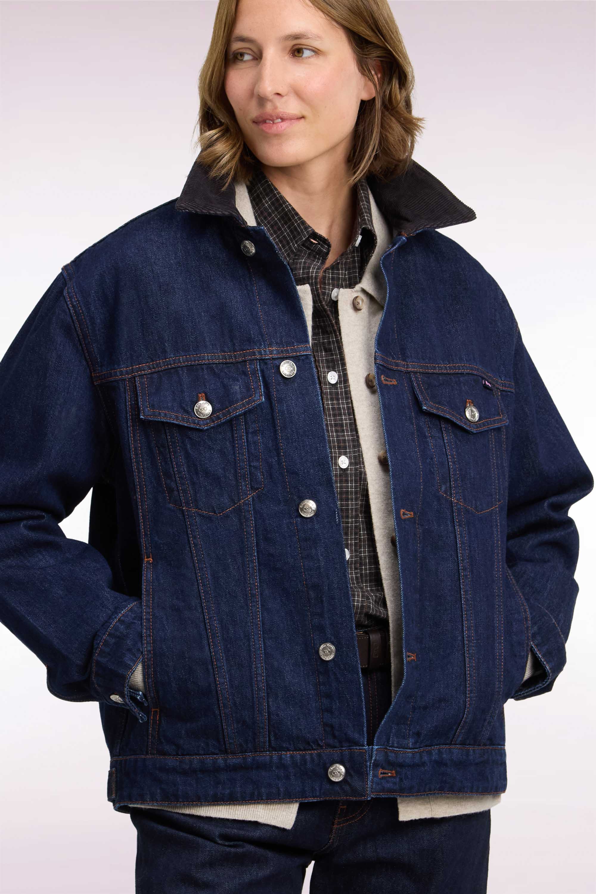 Blouson en denim brut à col velours coupe oversized