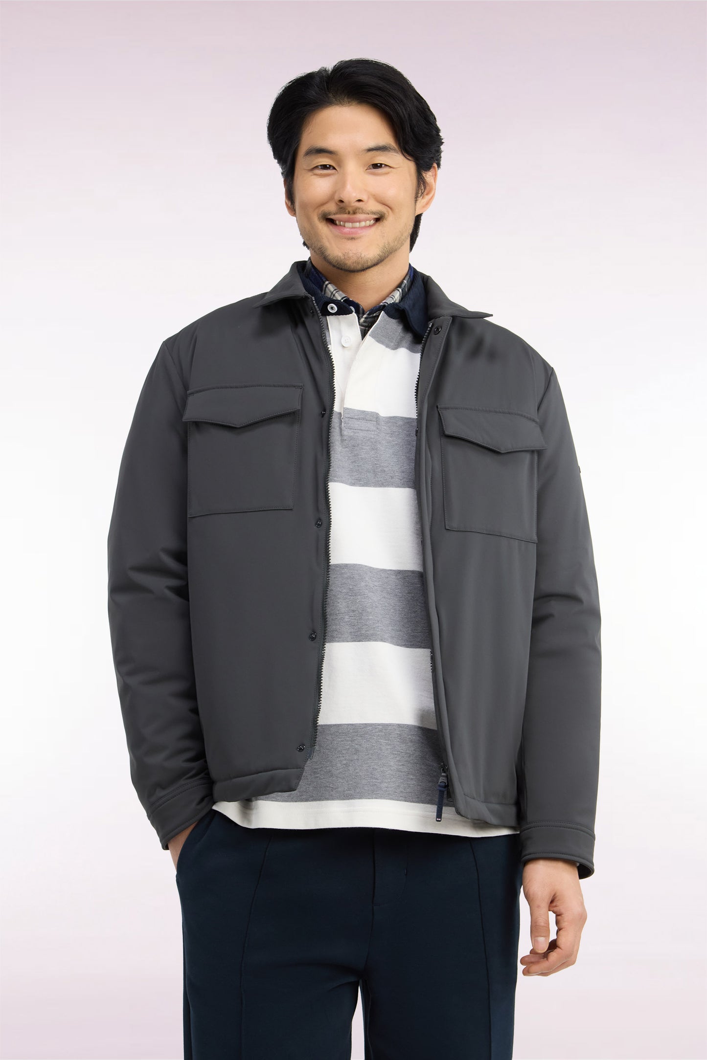 Surchemise en nylon stretch kaki coupe droite