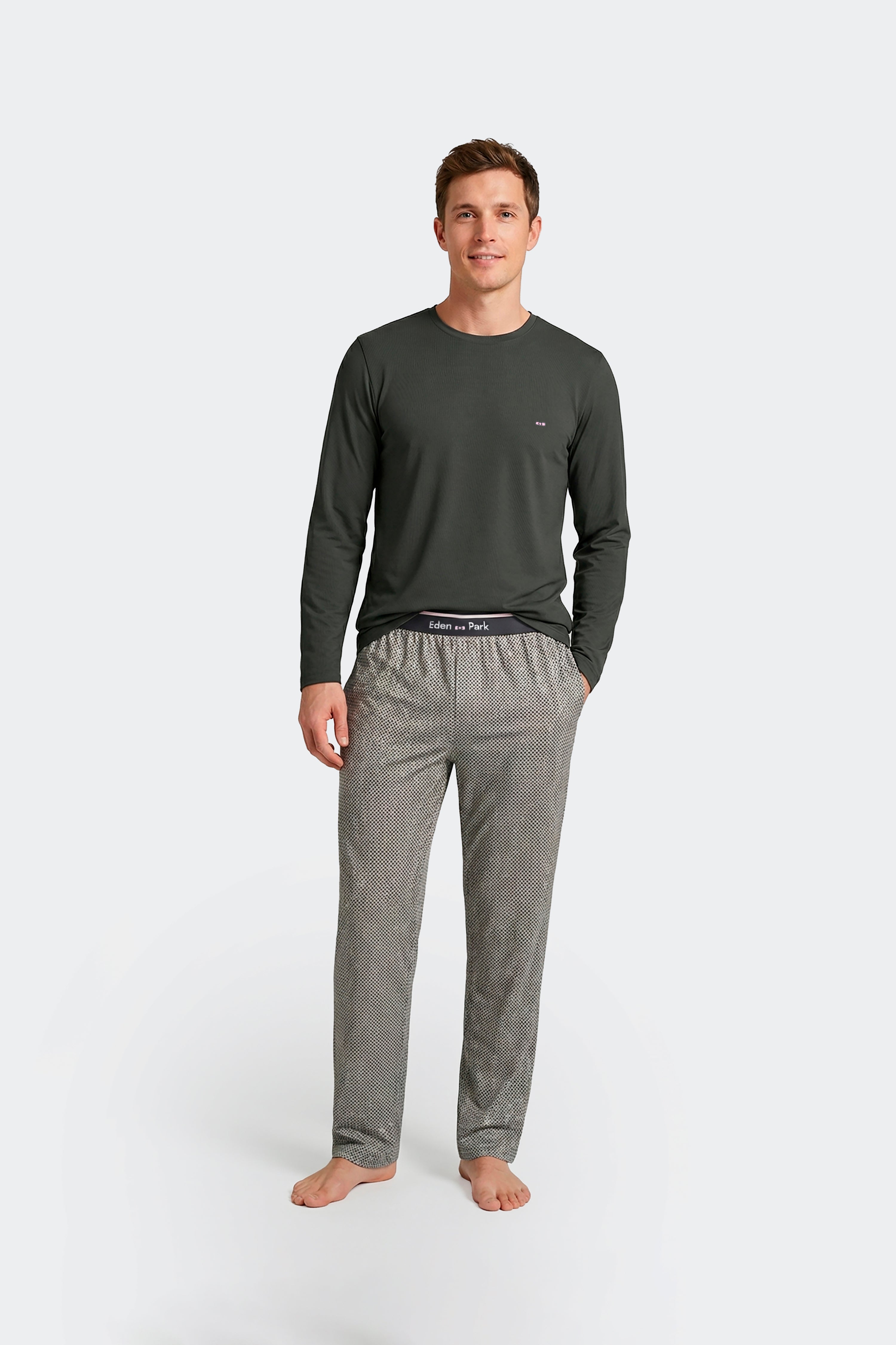 Ensemble pyjama long en coton T-shirt uni et pantalon à micromotifs pois kaki