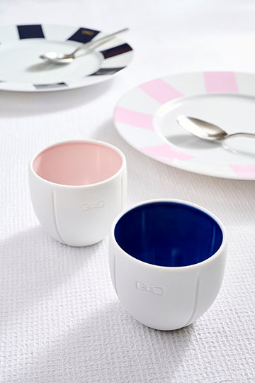 Deux tasses à café en porcelaine
