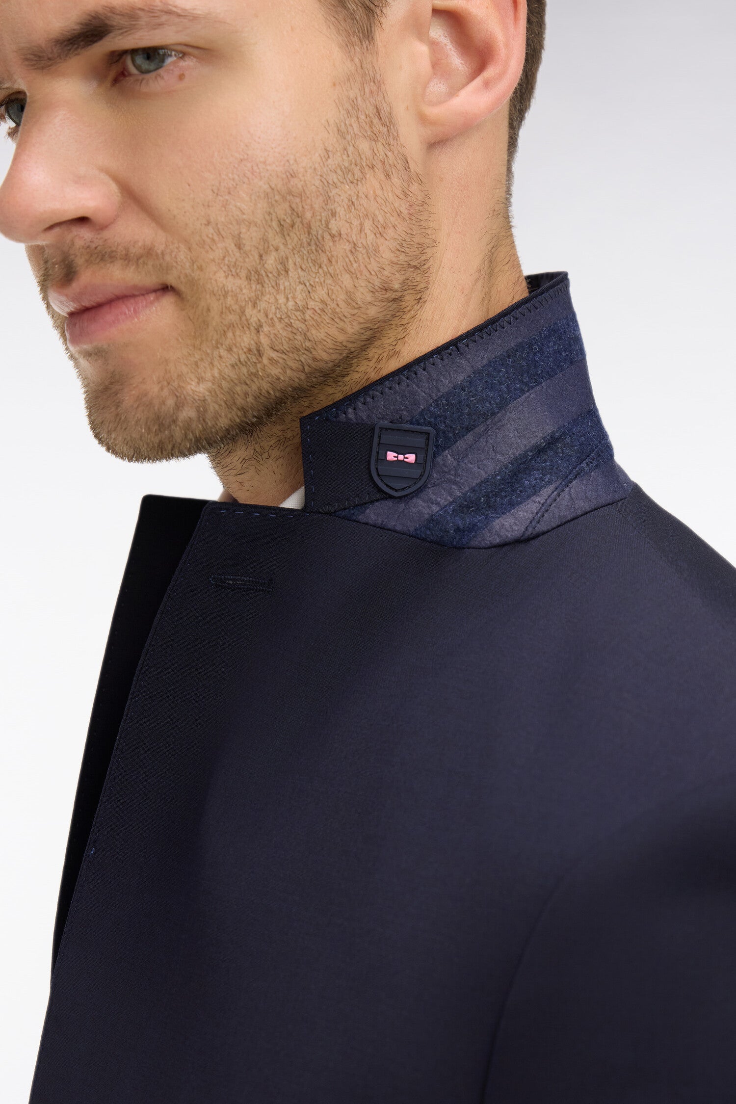 Blazer bleu foncé détails noeud en relief