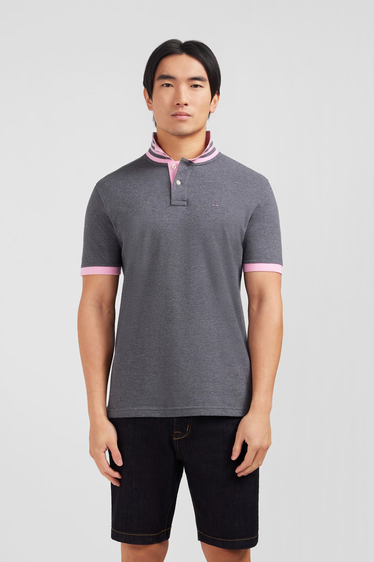 Polo gris en coton pima avec détails contrastés
