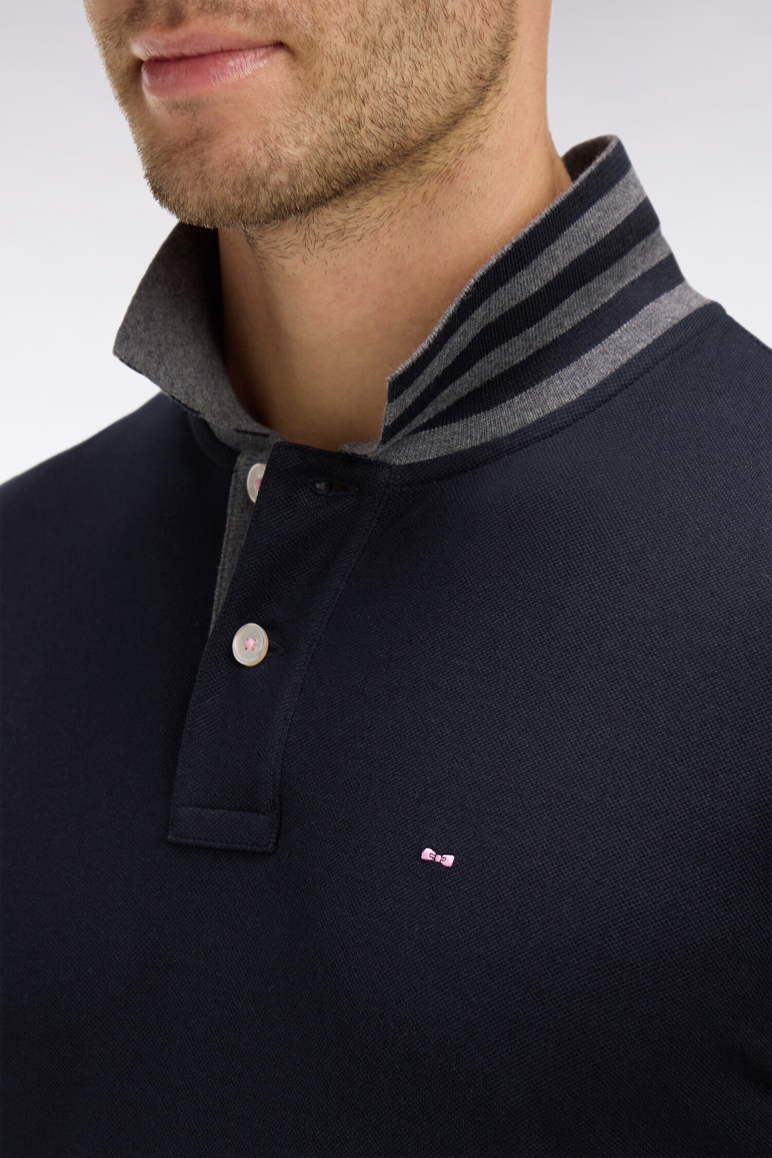 Polo manches longues noir en coton avec col contrasté