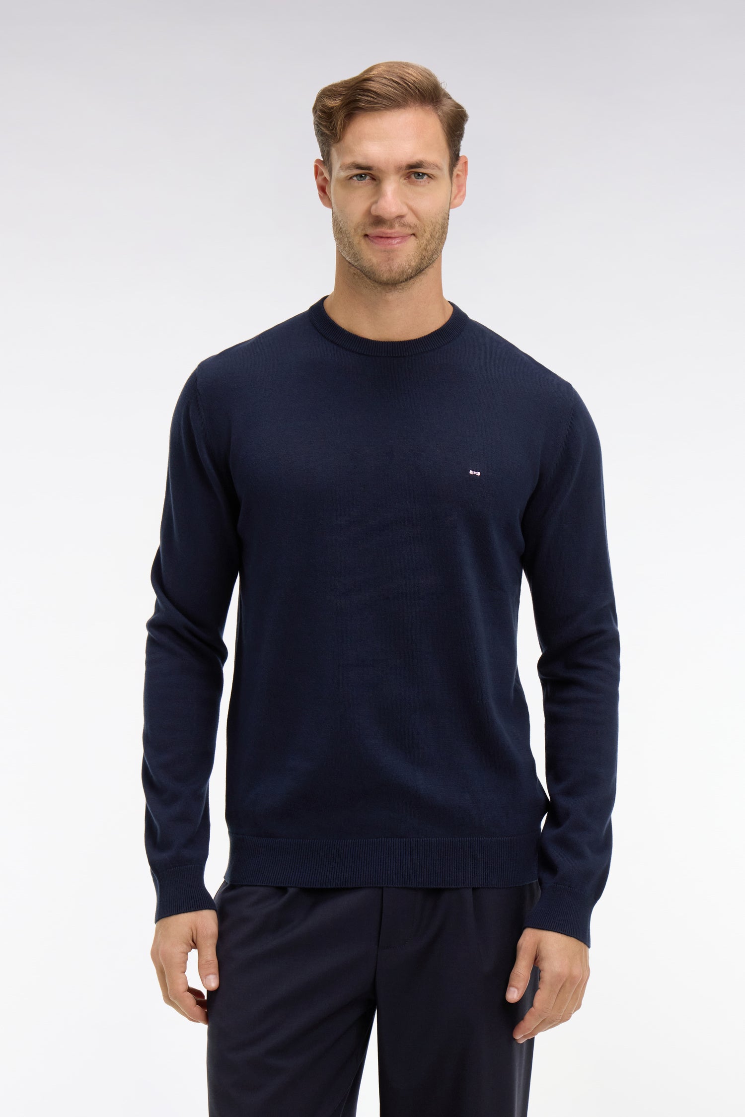 Pull bleu marine à col rond en coton
