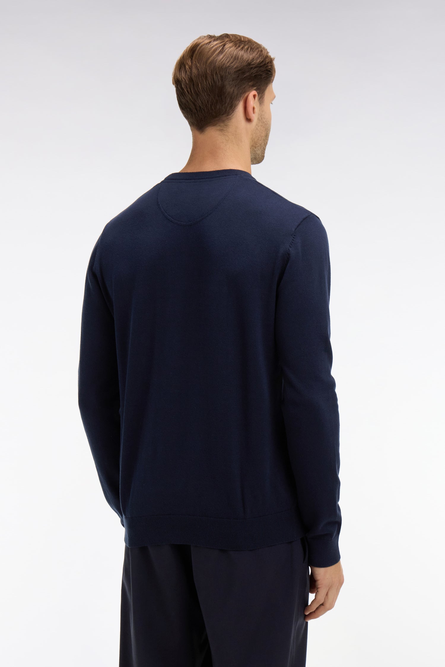 Pull bleu marine à col rond en coton