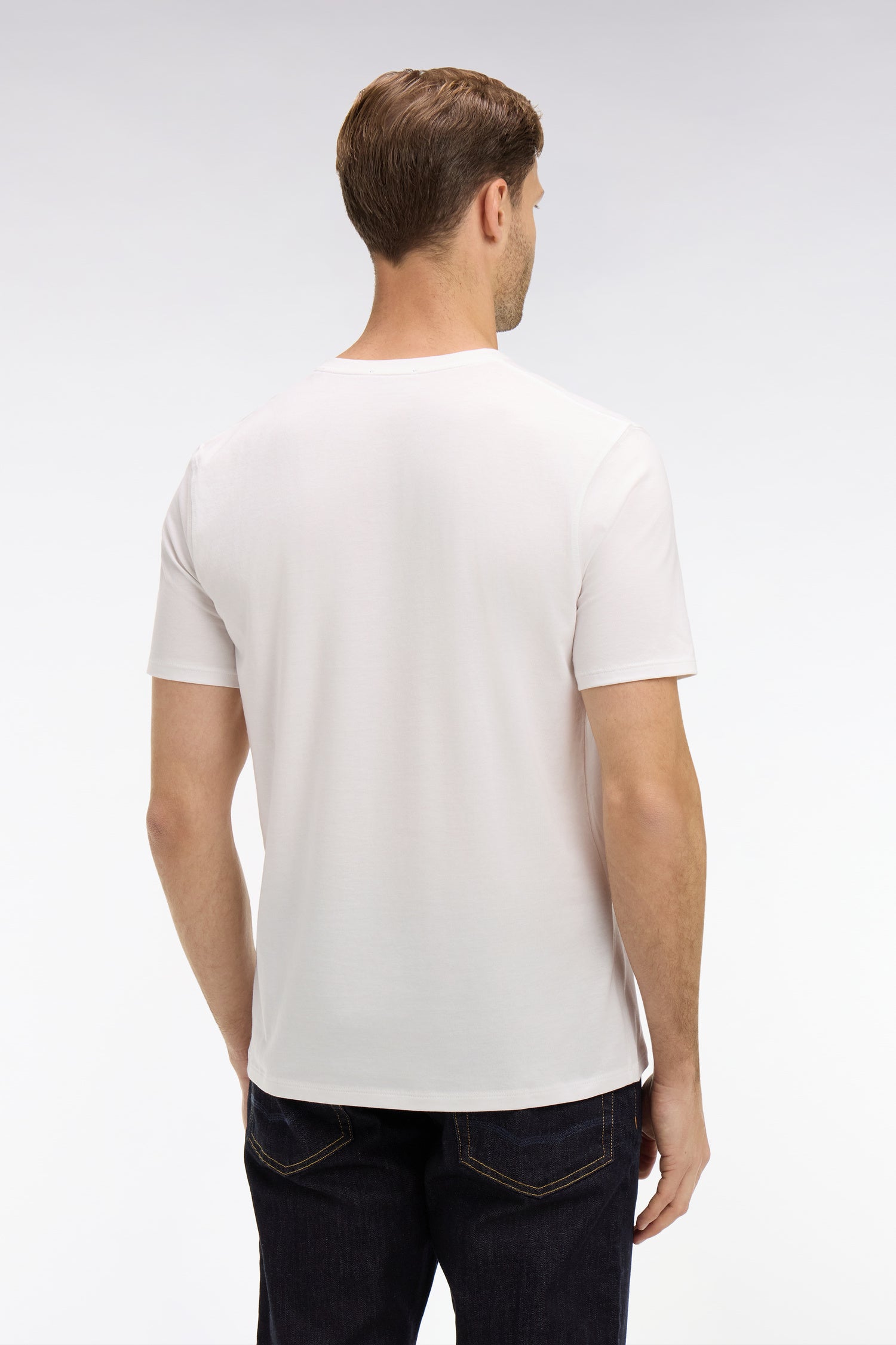 T-shirt blanc col V à manches courtes