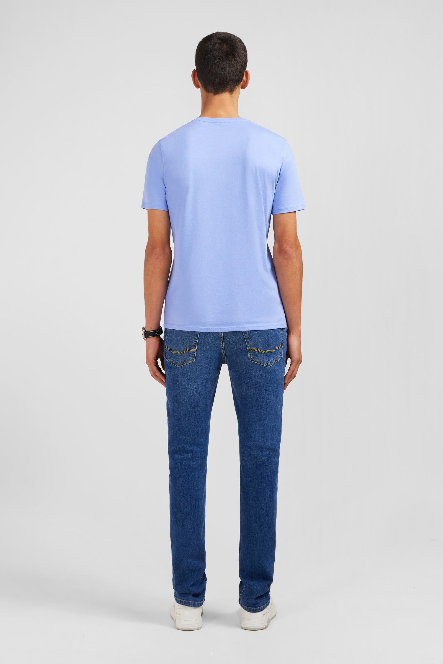 T-shirt bleu col V à manches courtes