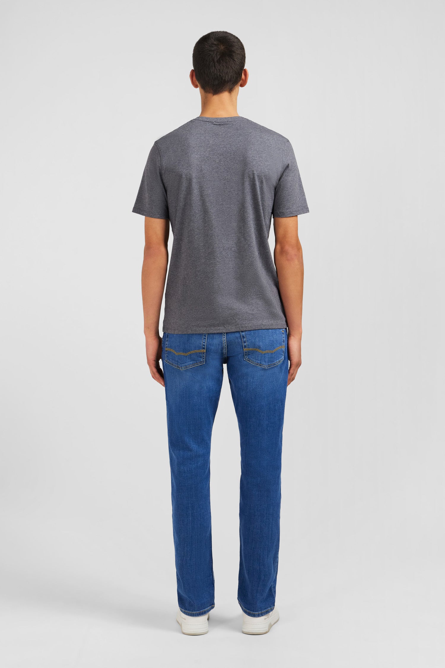 T-shirt gris col V à manches courtes