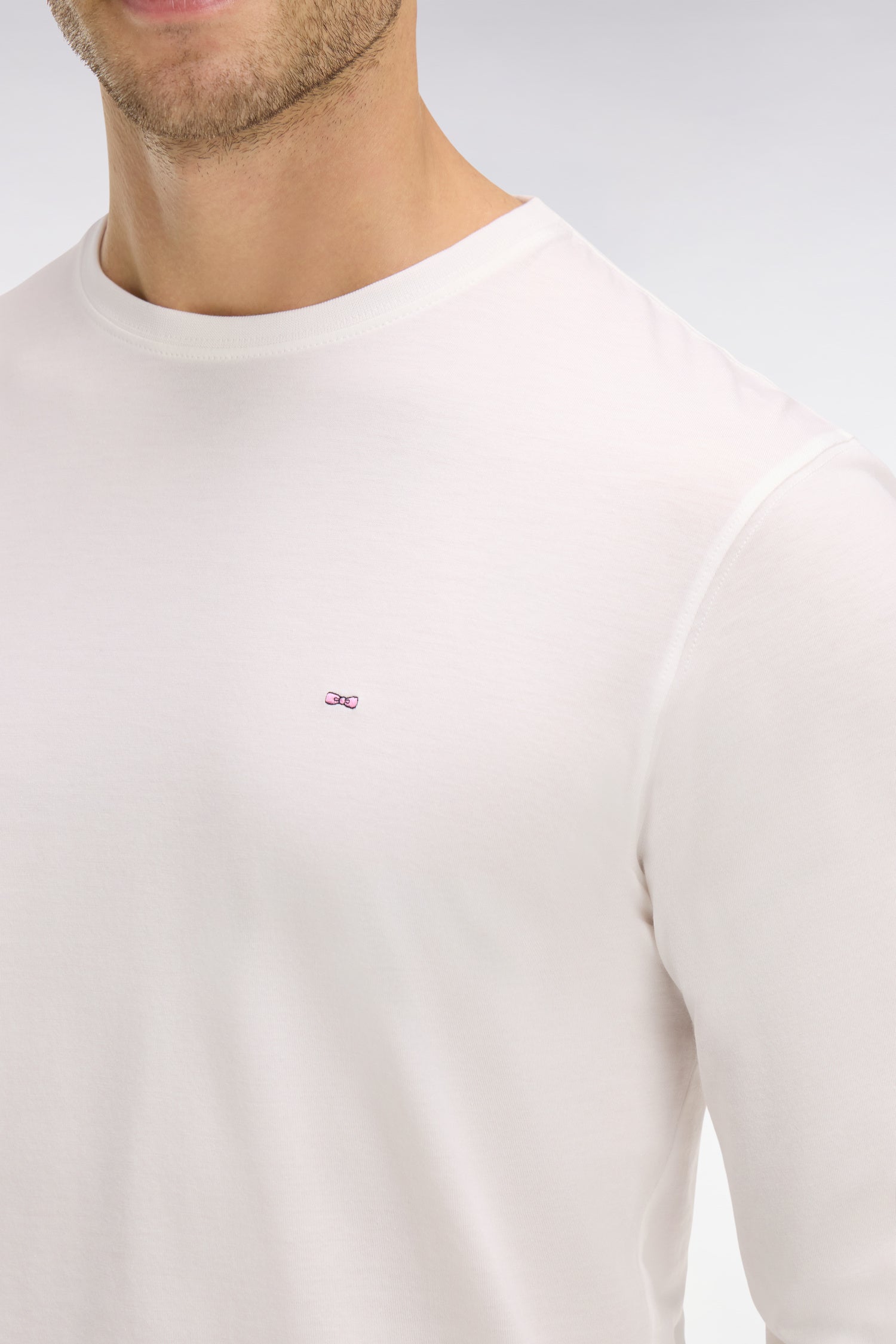 T-shirt blanc col rond à manches longues