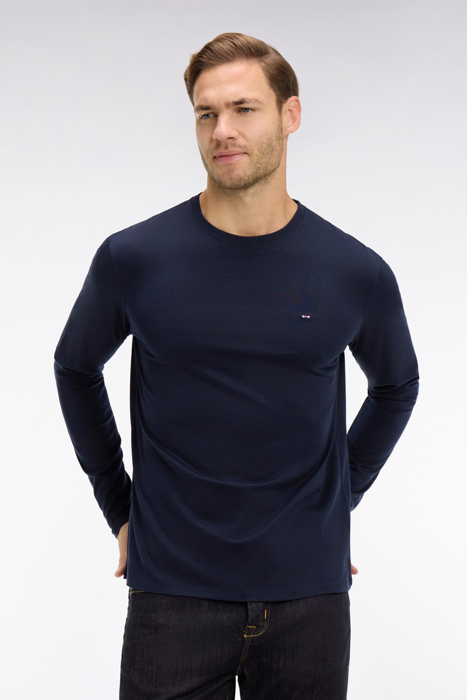 T-shirt bleu marine col rond à manches longues