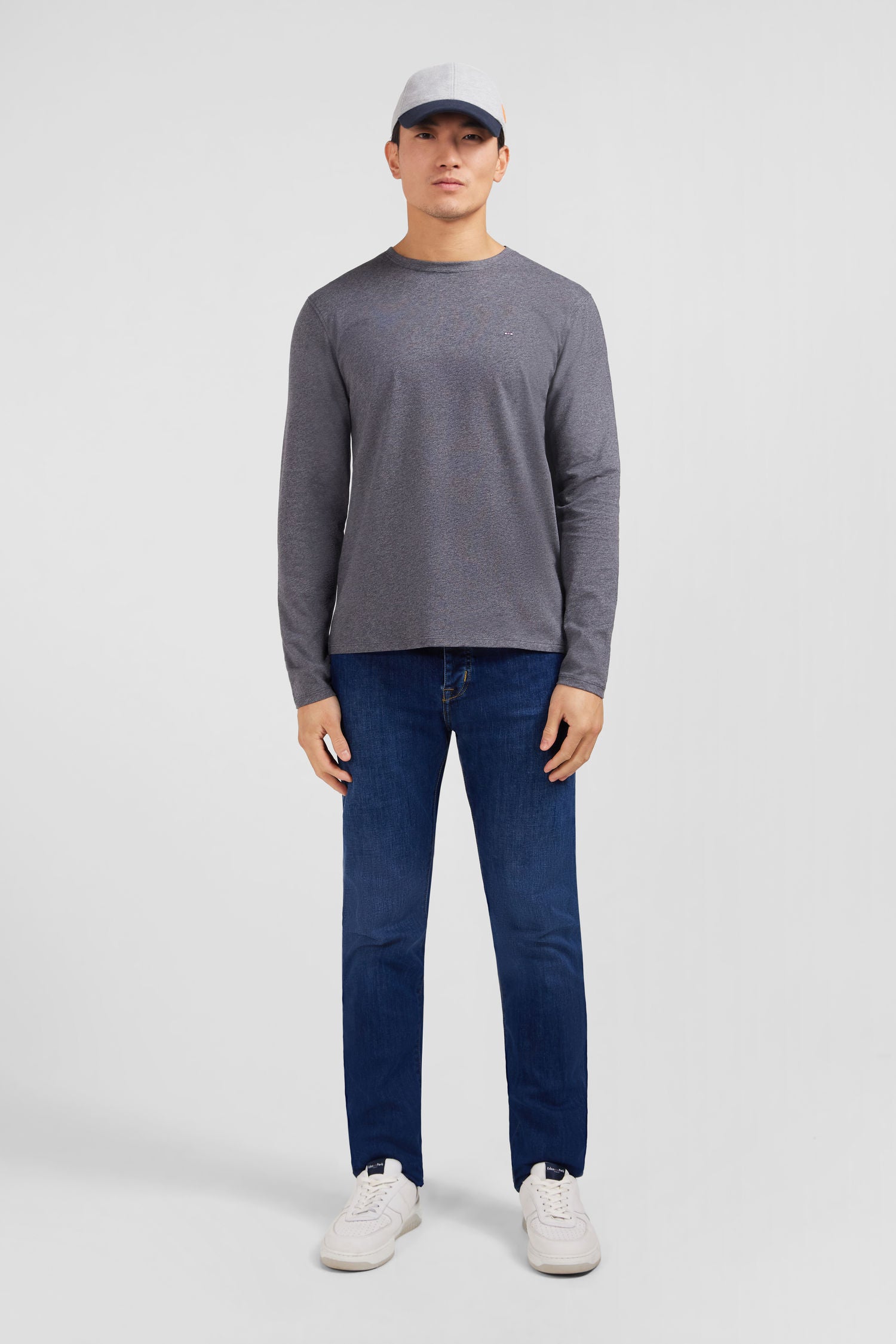 T-shirt grey crew neck with long sleeves