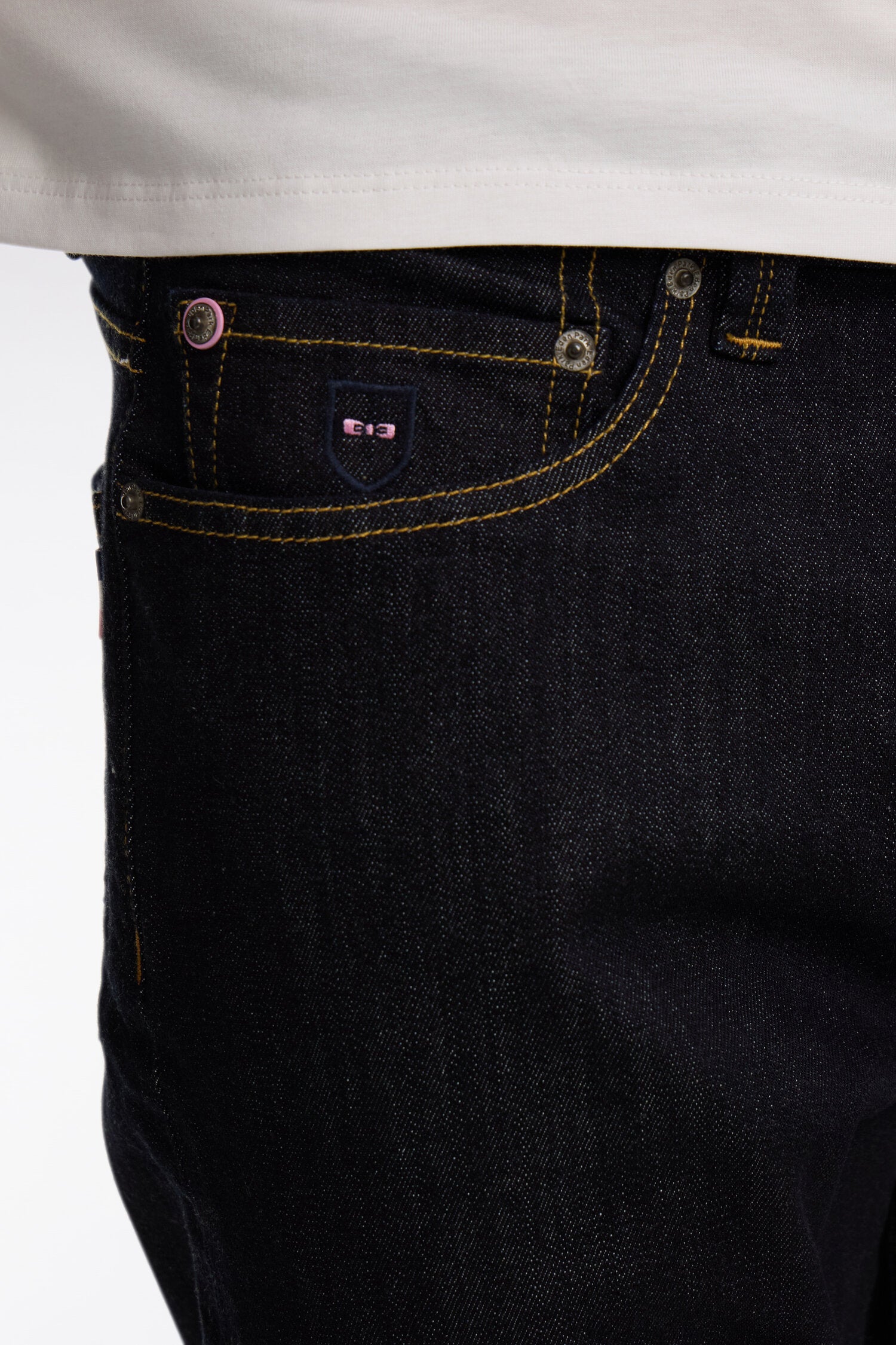 Jean bleu marine en coton extensible