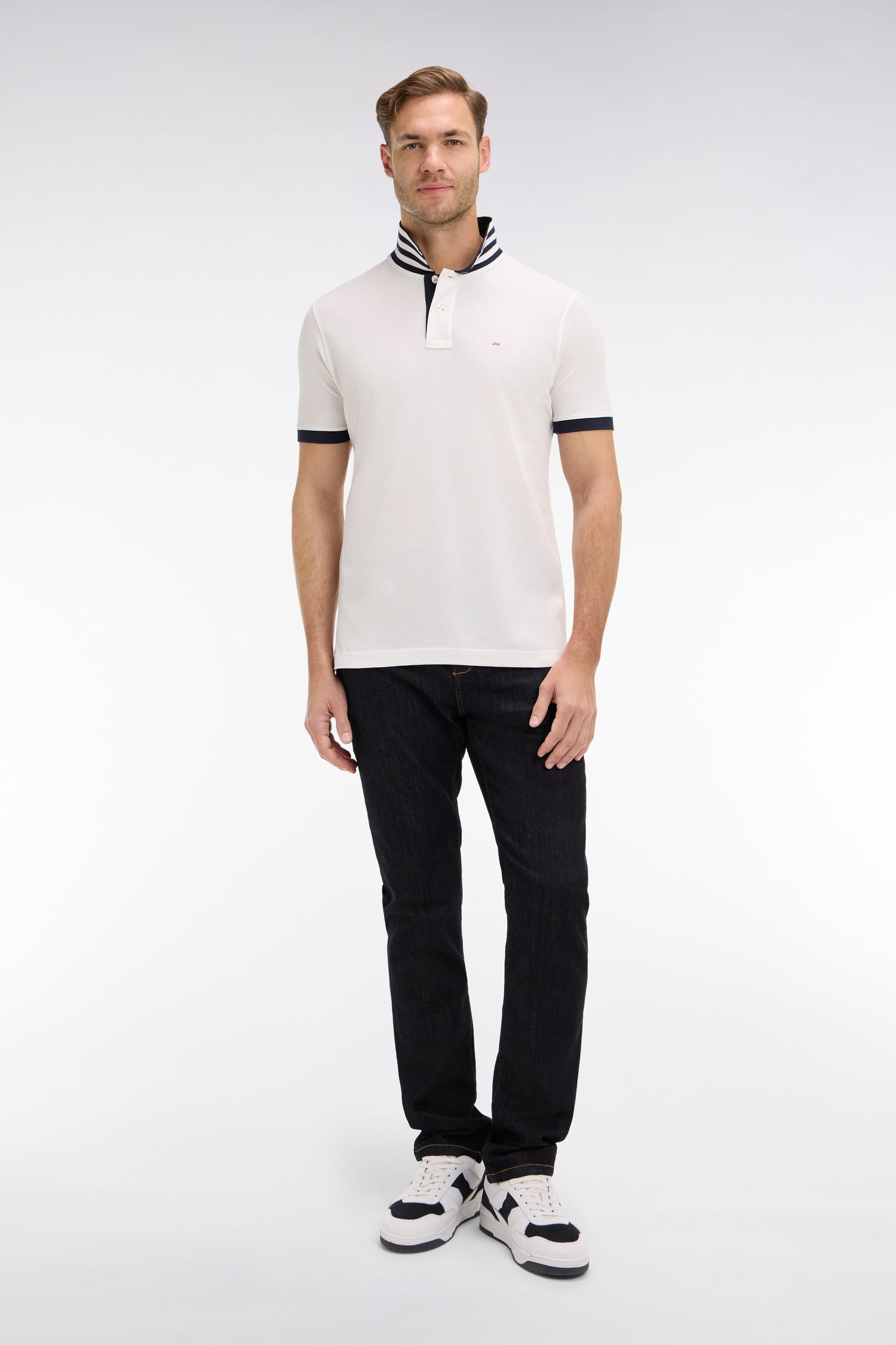 Jean bleu marine en coton extensible
