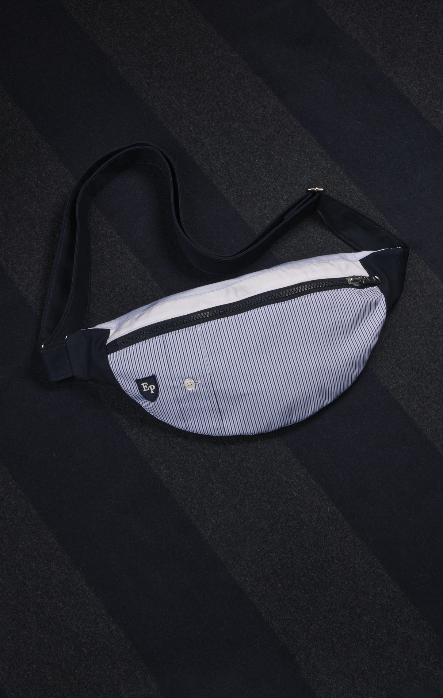 Sac banane en tissu rayé upcyclé Pap'Atelier