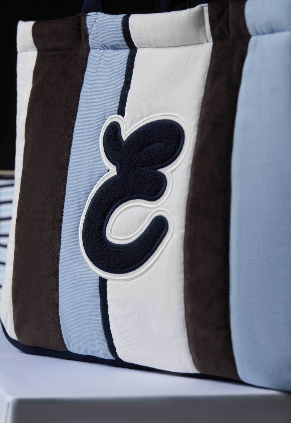 Sac cabas en velours rayé bleu upcyclé Pap'Atelier