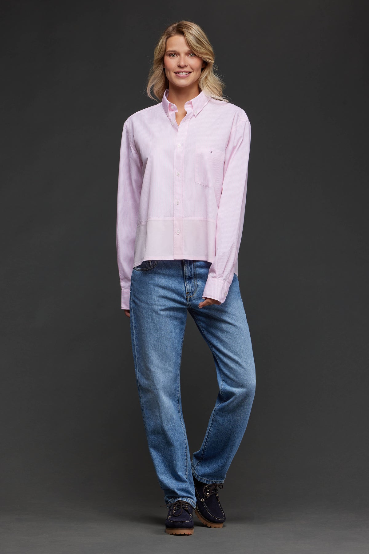 Chemise upcyclée Pap'Atelier en coton rayé rose à empiècement uni