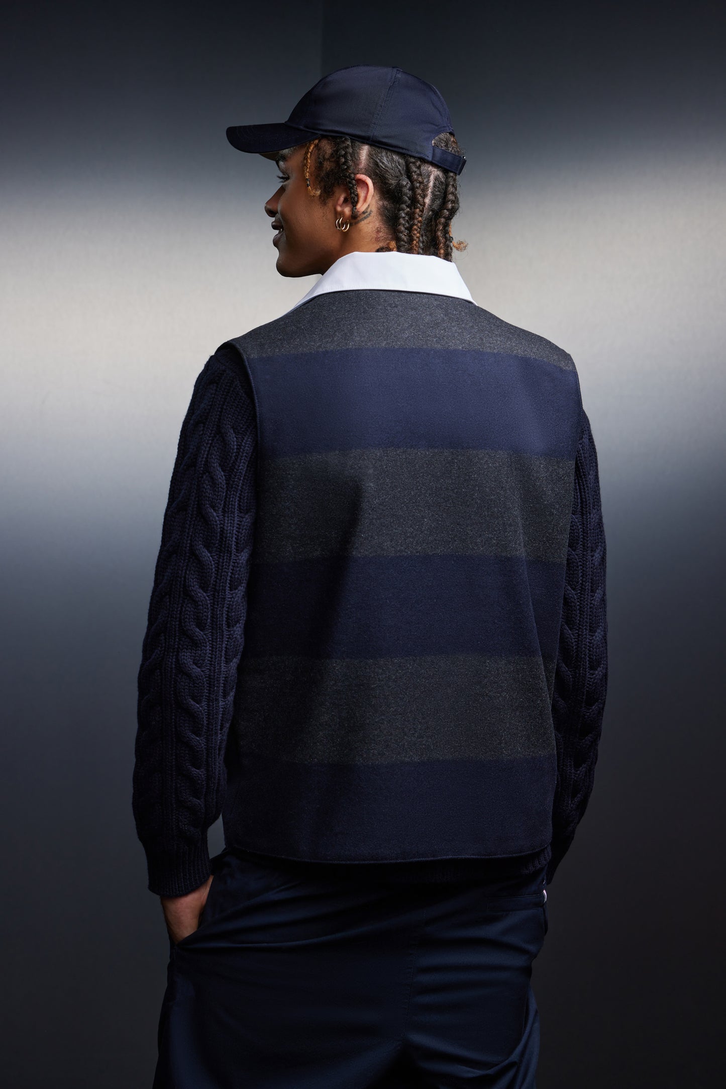 Gilet sans manches à rayures marine et grises et col maillot upcyclé Pap'Atelier