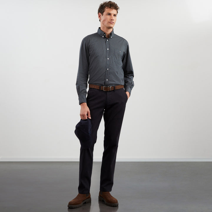 Chemise grise à micro-motif géométrique