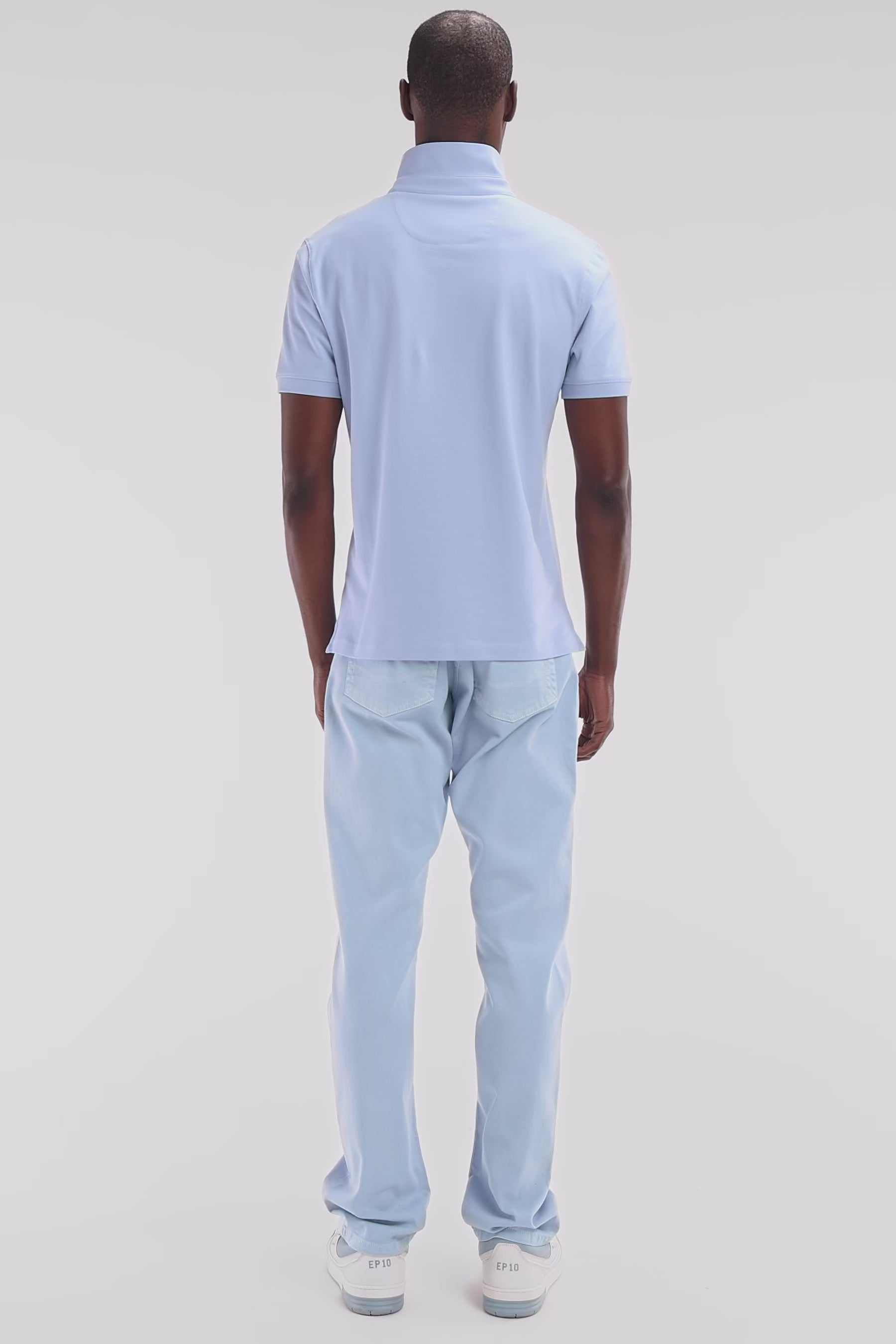 Polo à manches courtes en piqué coton stretch bleu clair coupe ajustée