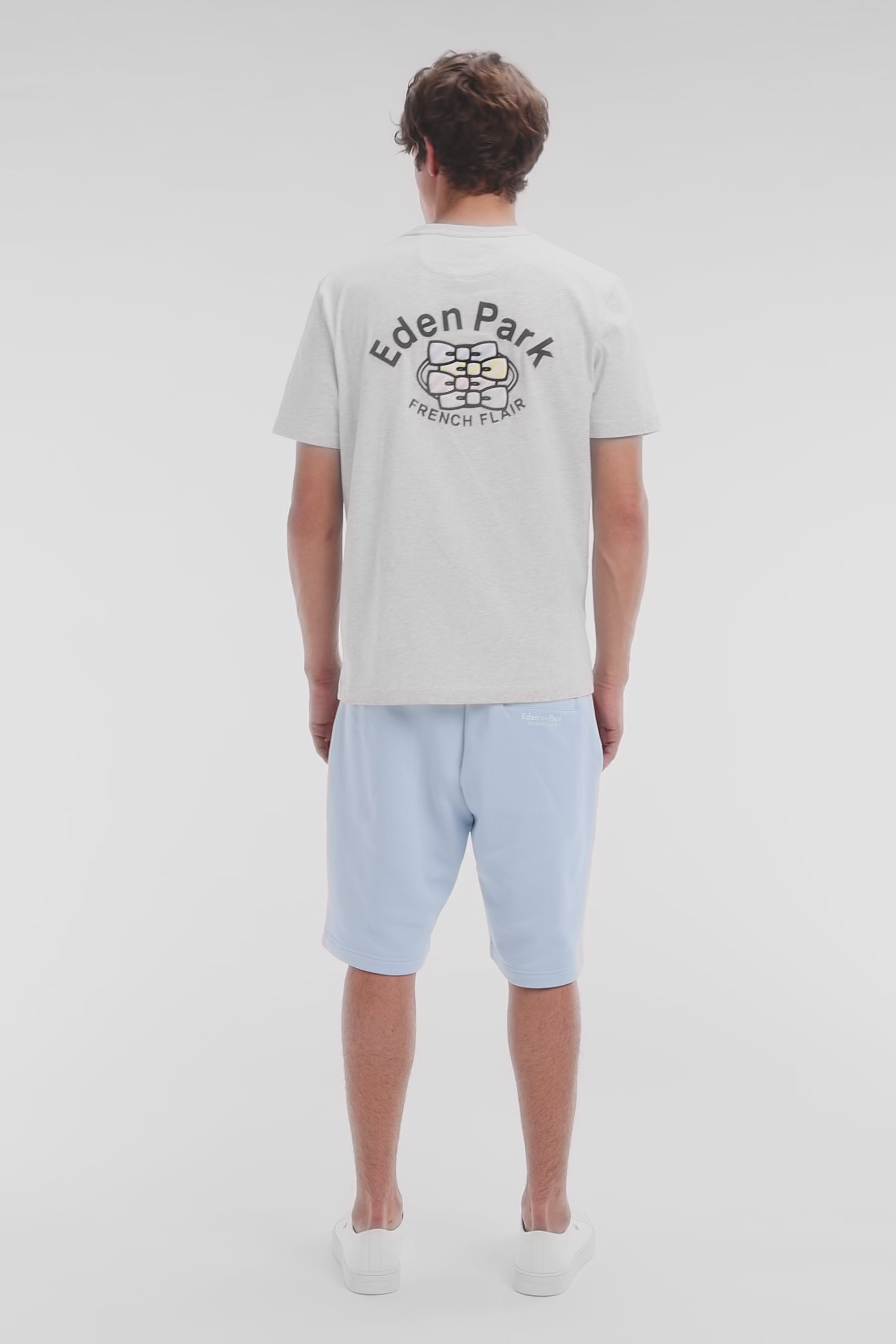 T-shirt en coton gris broderie multicolore coupe décontractée