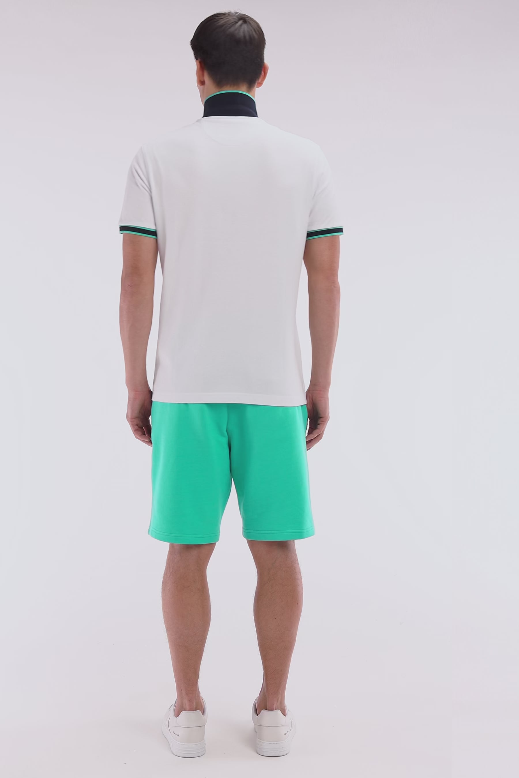 T-shirt 10 en coton blanc et vert coupe décontractée