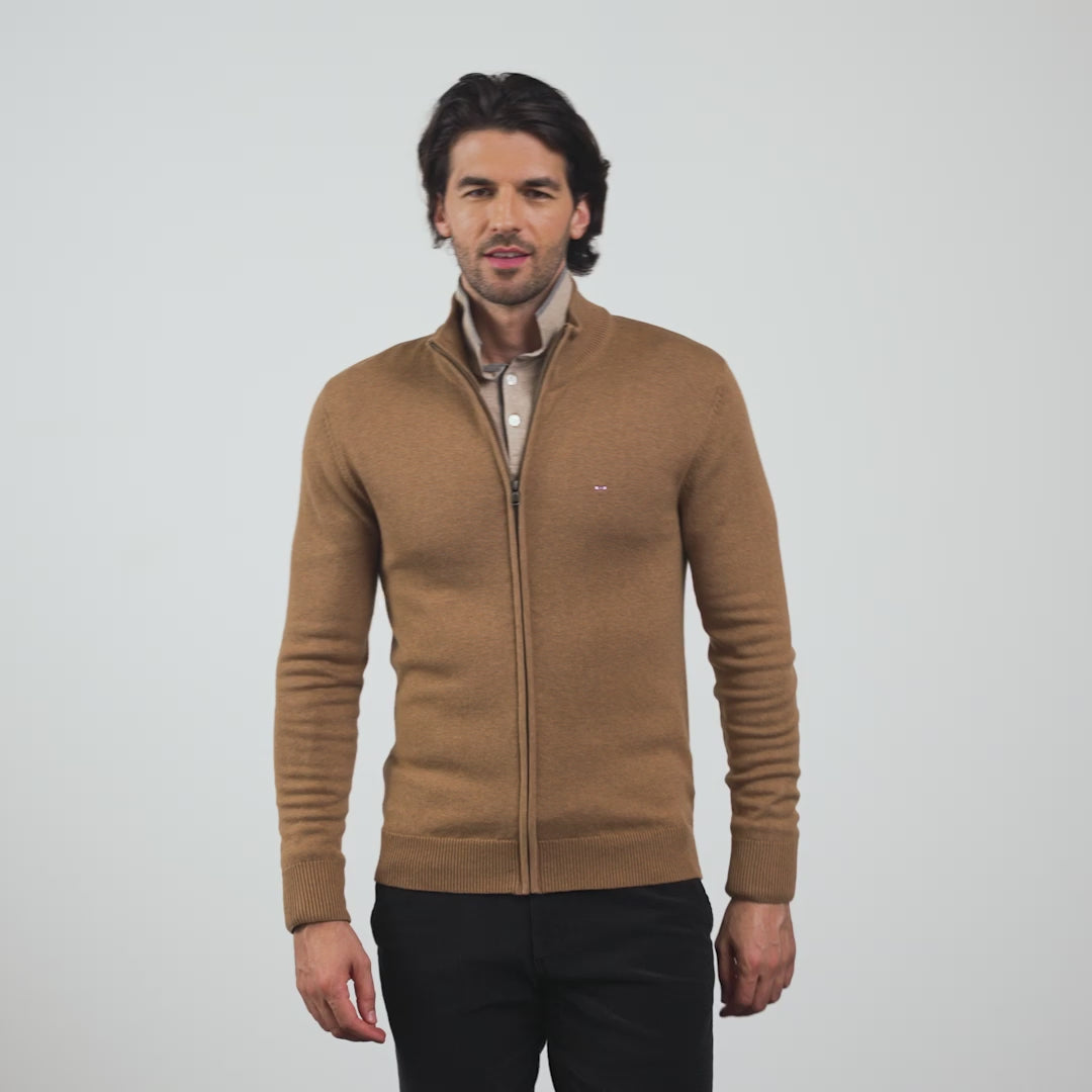 Cardigan marron zippé à col montant
