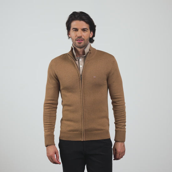 Cardigan marron zippé à col montant