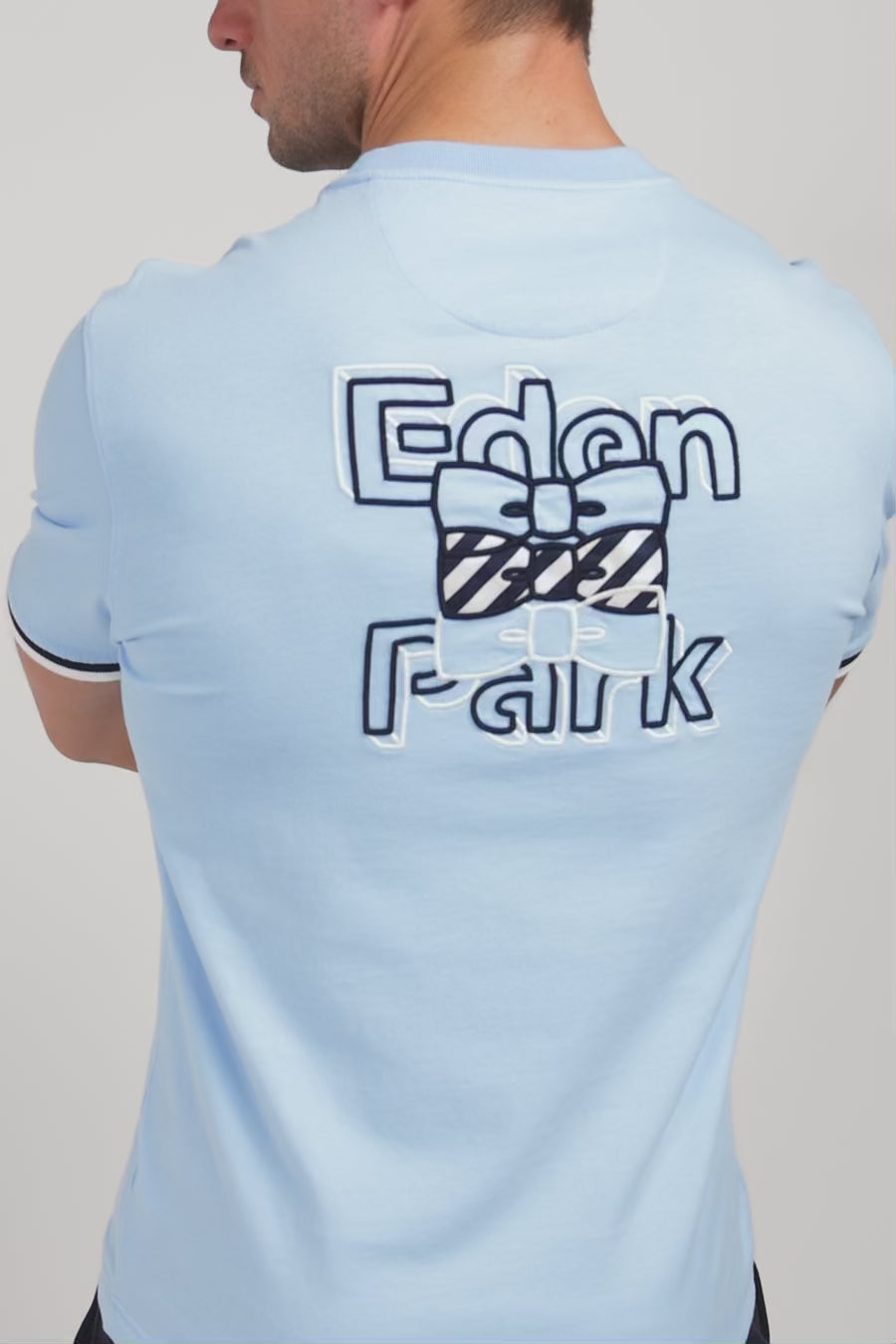 T-shirt bleu brodé Eden Park
