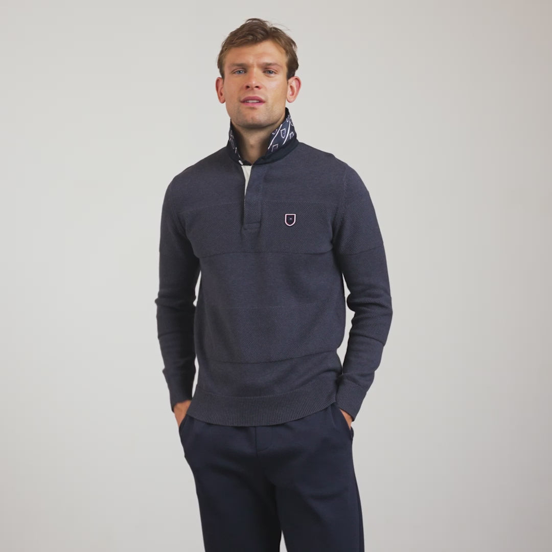 Pull bleu foncé rayé ton sur ton