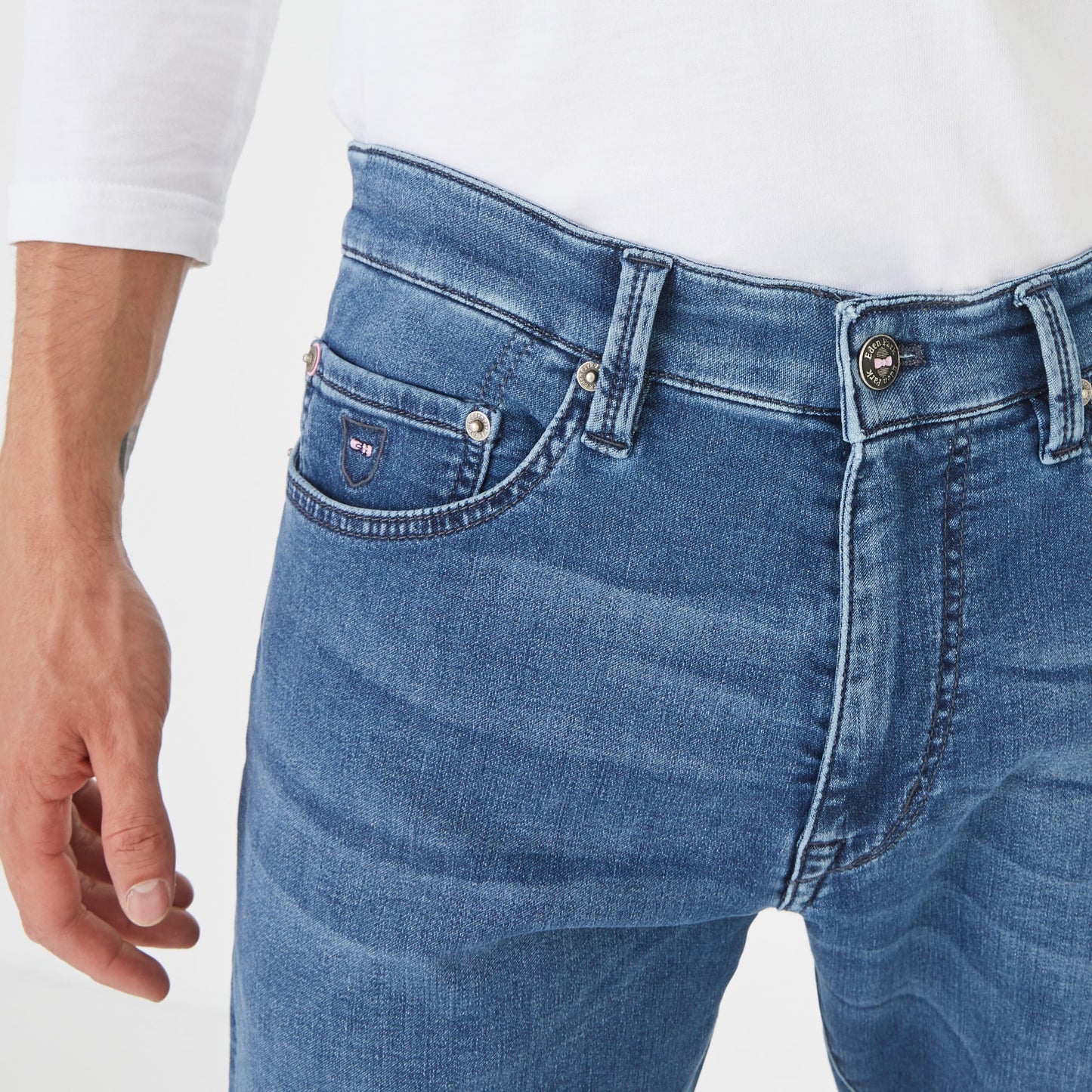 Regular fit jeans with permanent pleat detail