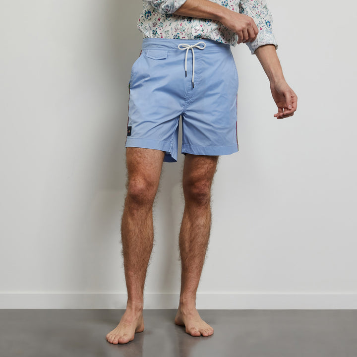 Short de bain bleu clair