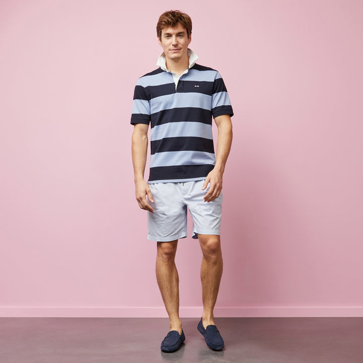 Maillot bleu clair rayé à manches courtes