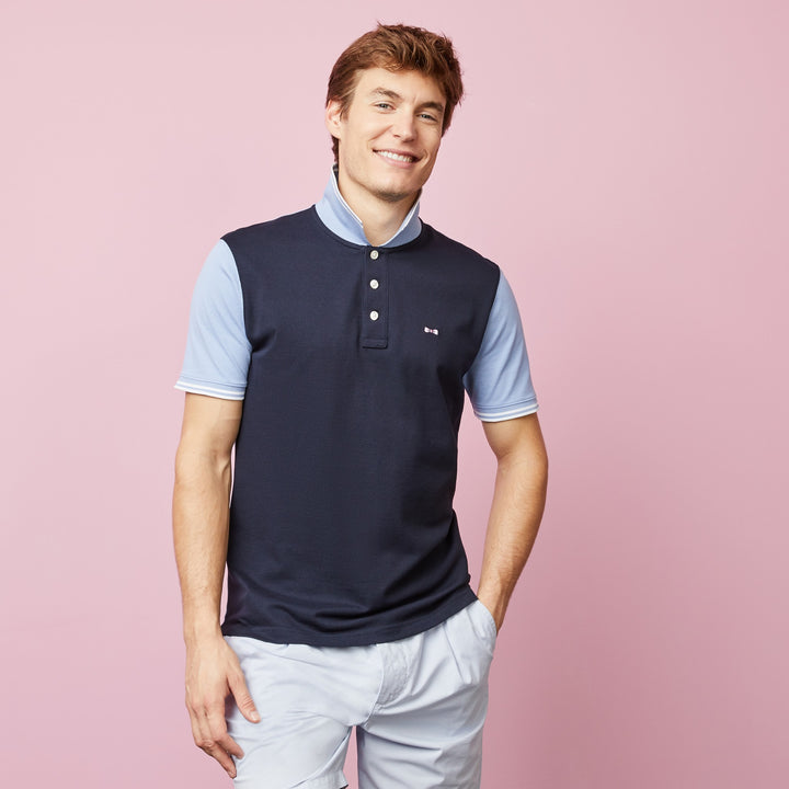 Polo bicolore à détails contrastés
