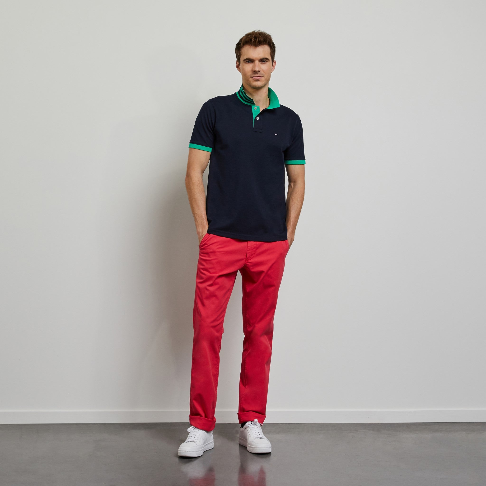 Polo bleu foncé à détails vert en coton Pima