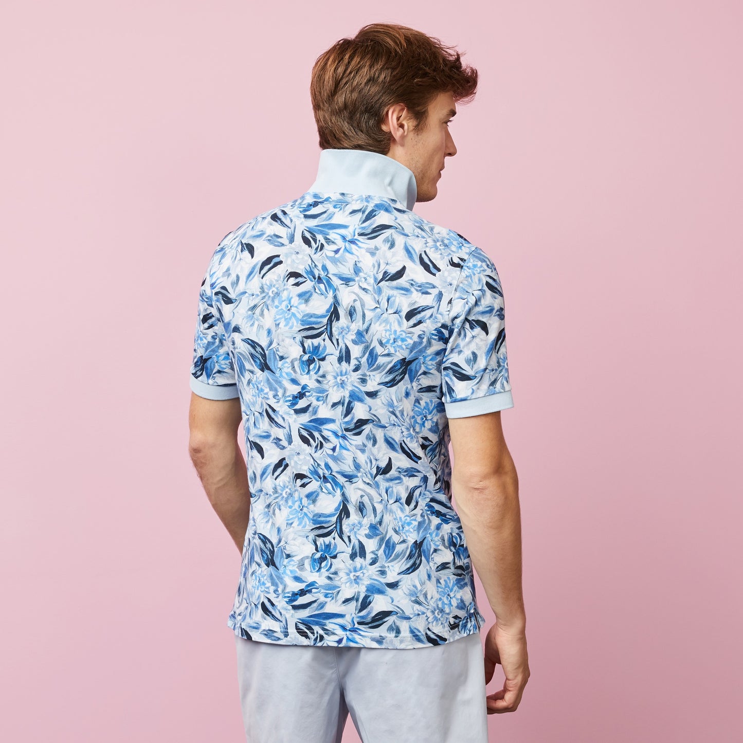Polo bleu clair en coton piqué imprimé fleurs