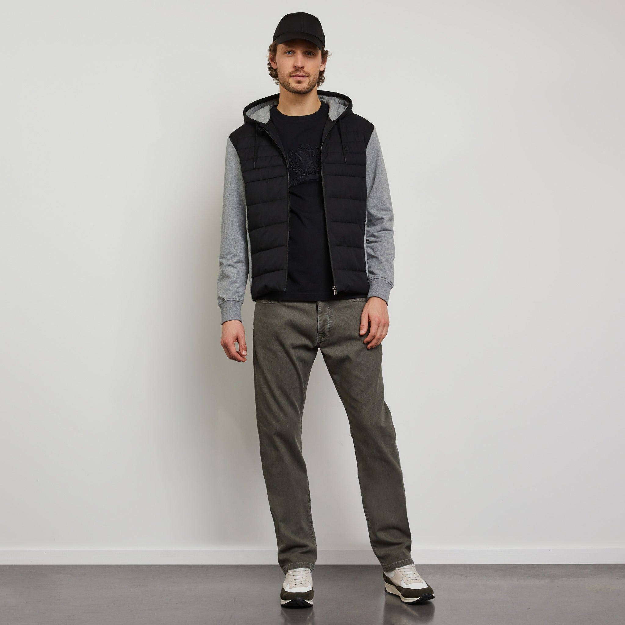 sudadera color-block con cremallera con capucha